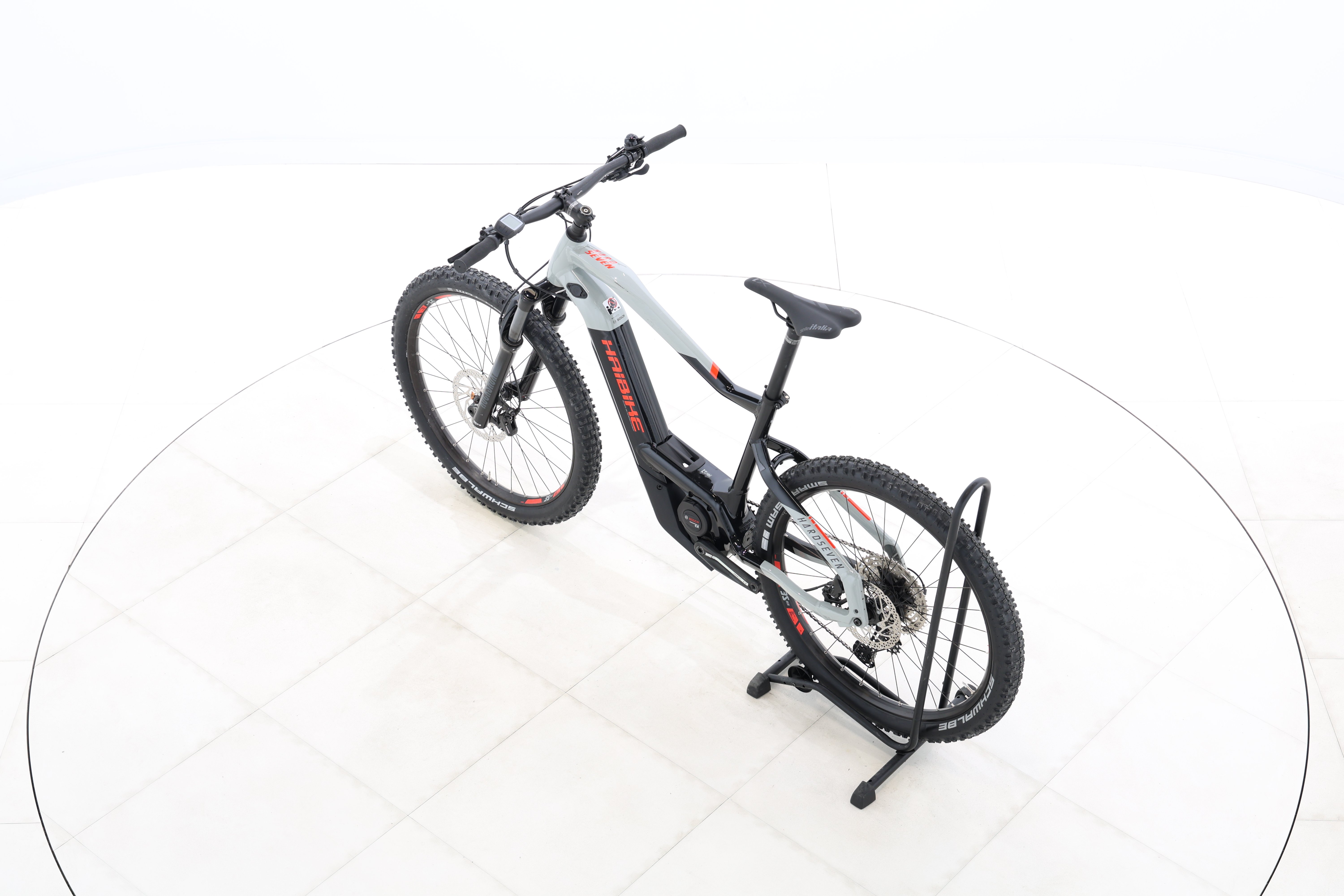 0c9b71d3-b2f9-4a46-a8dc-cfb8c8f5f98f