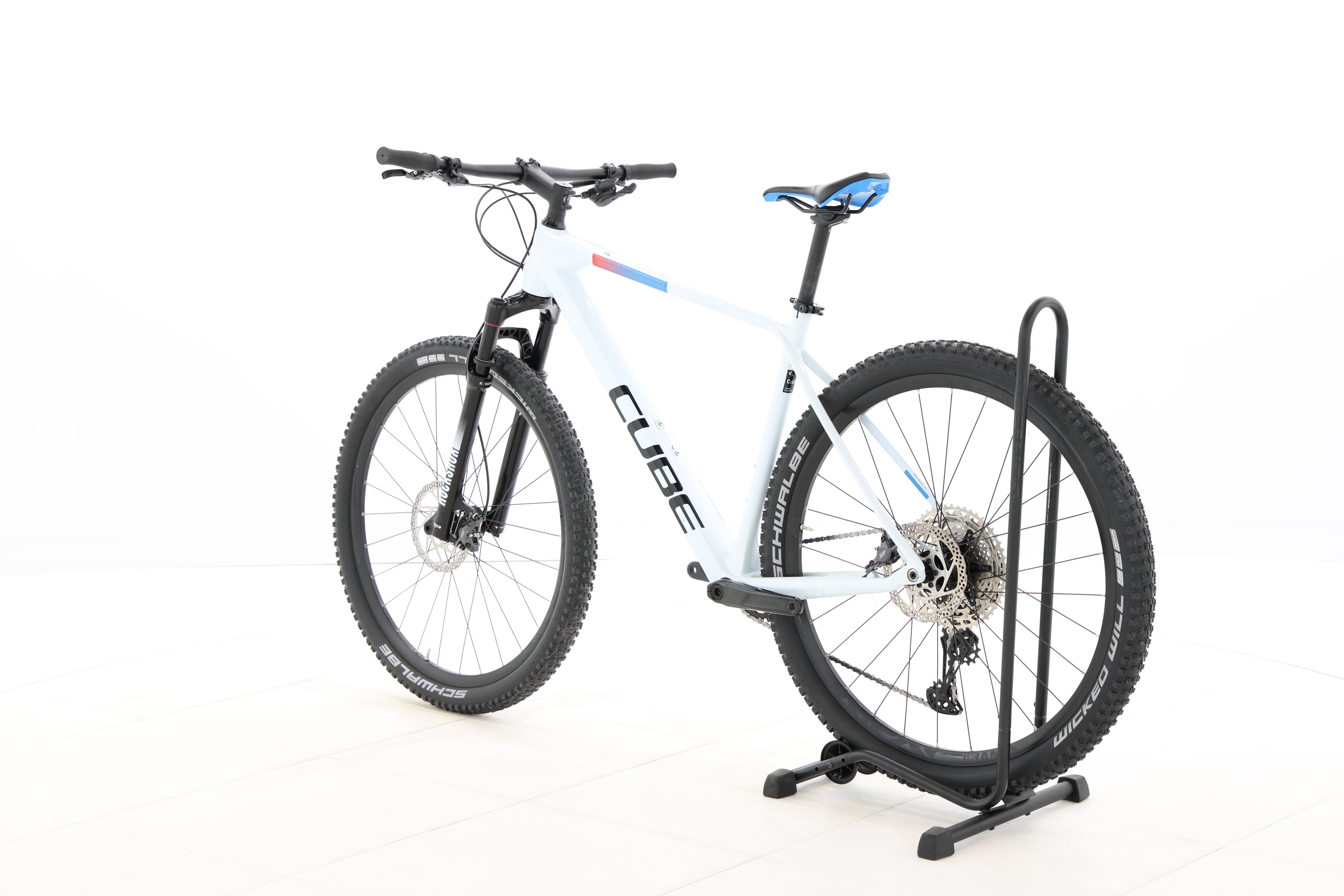 bc827926-8f45-4a5e-b04c-fe5181b8e701