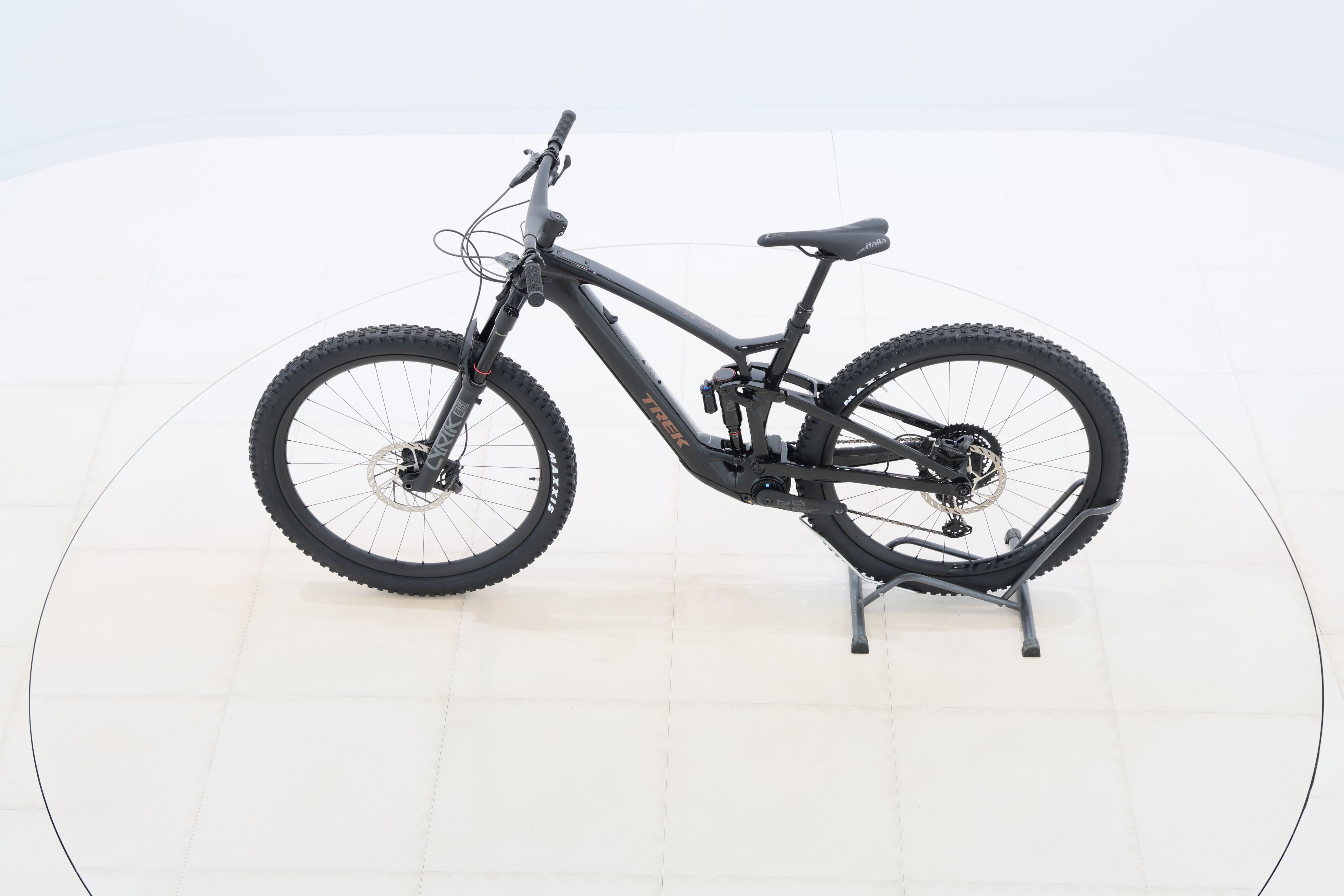 2576dfec-d5a7-4582-8549-81c806972d3d