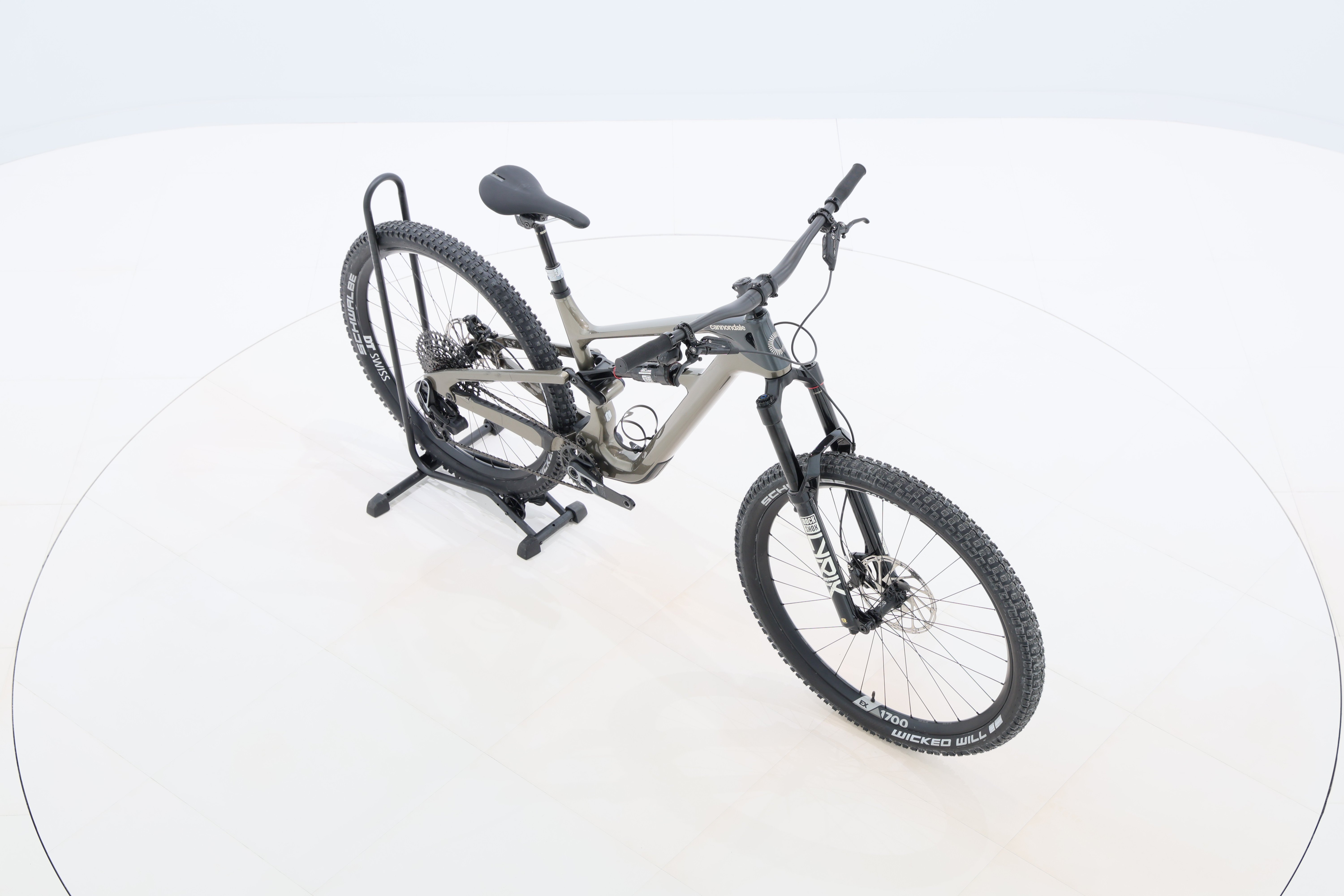 16b9b5d2-89e9-4c72-a3ac-2a67efe3e111