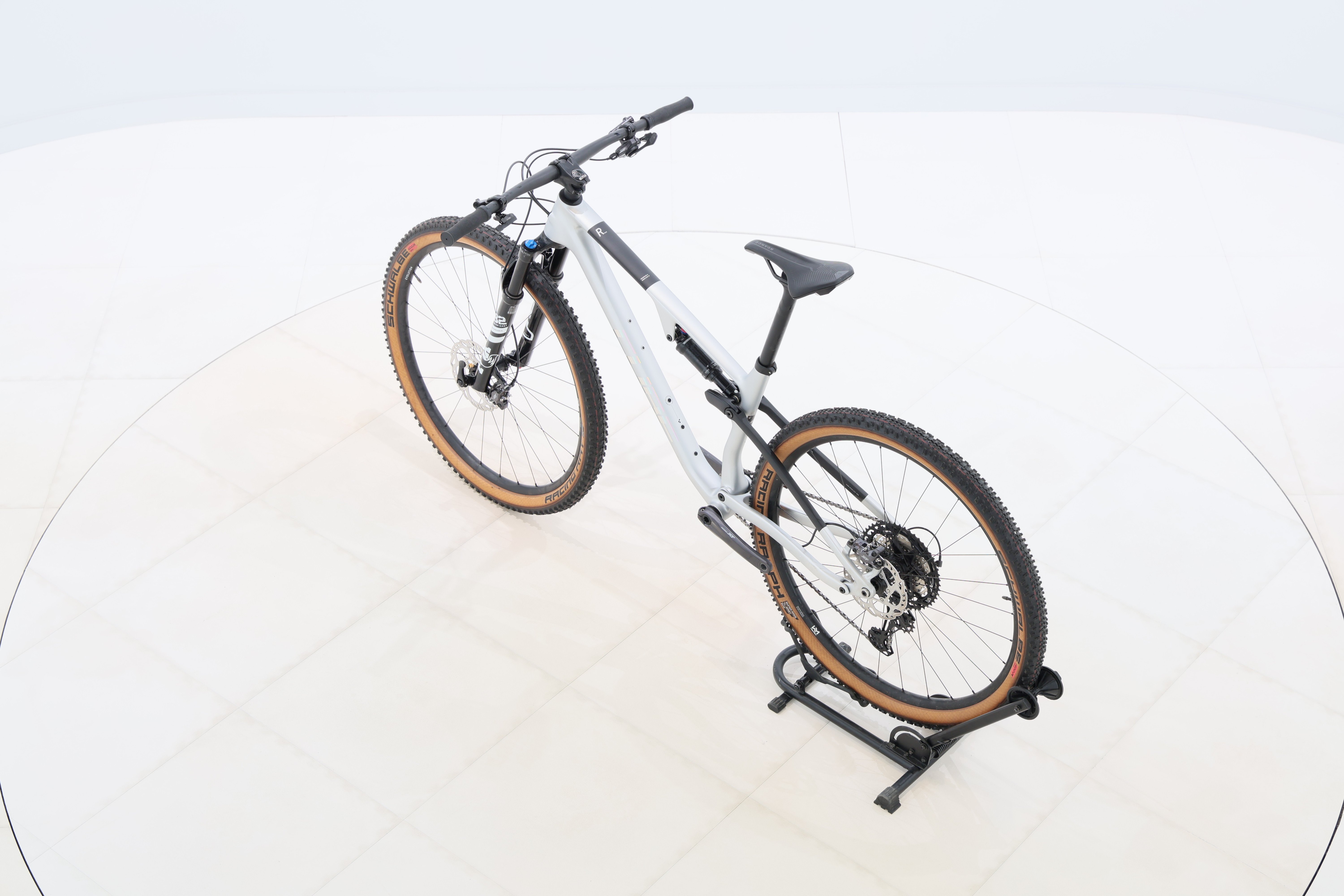 2a6518ad-d9fd-40f8-b16c-d918db6c63af