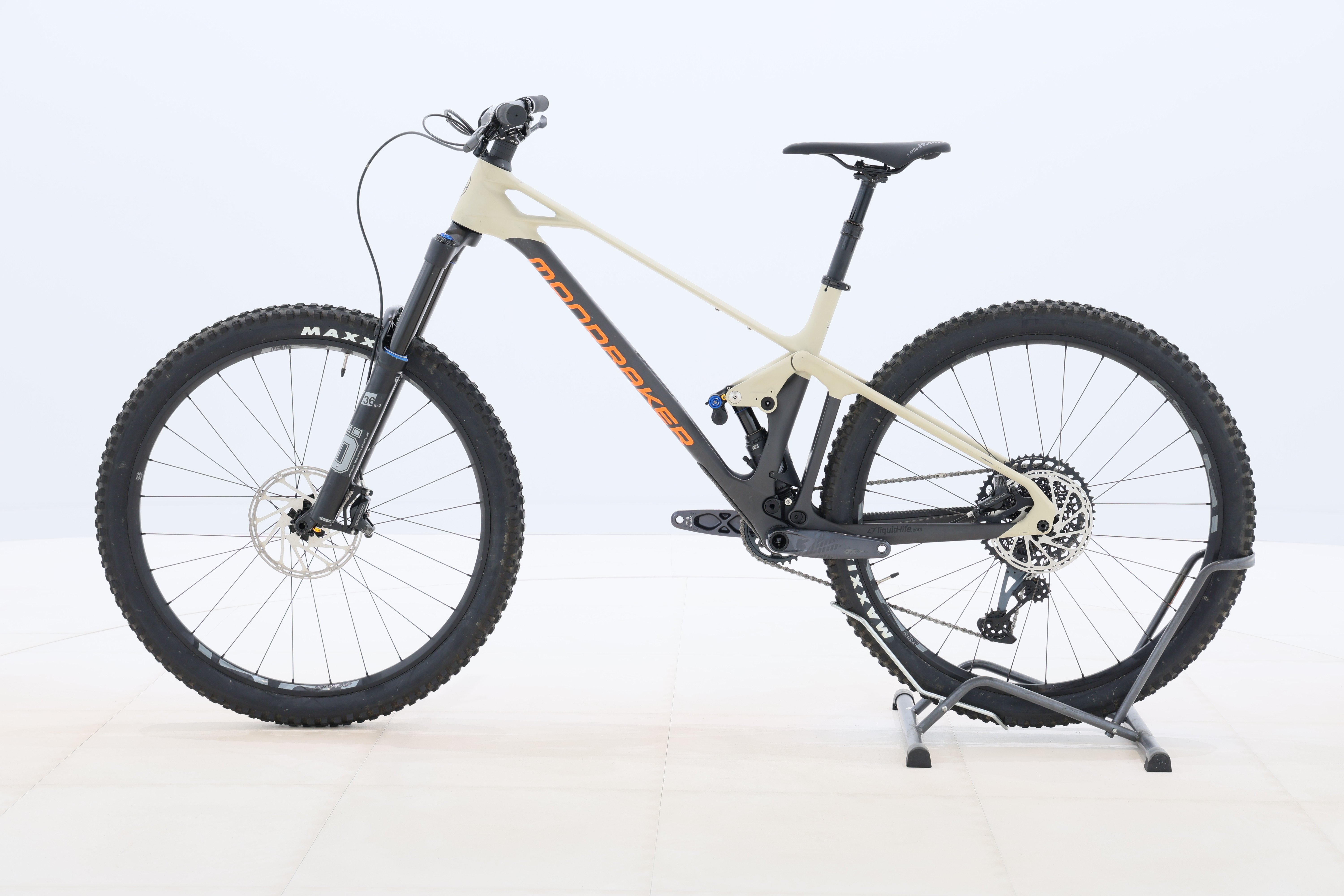 49423b99-5a22-4587-8993-92fe1f8c18ff