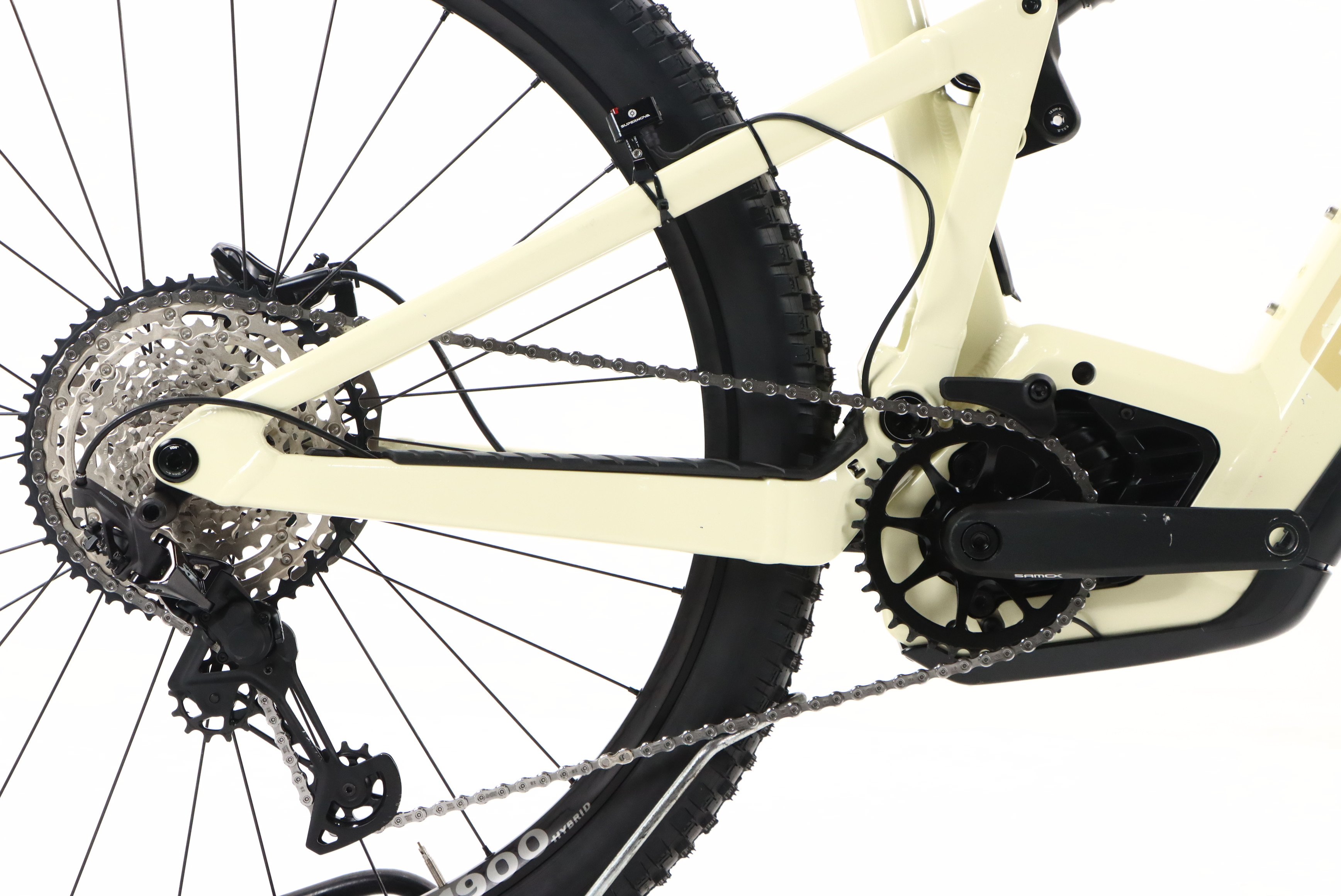 8e333adb-6f7a-469b-952e-ab5116339d8d