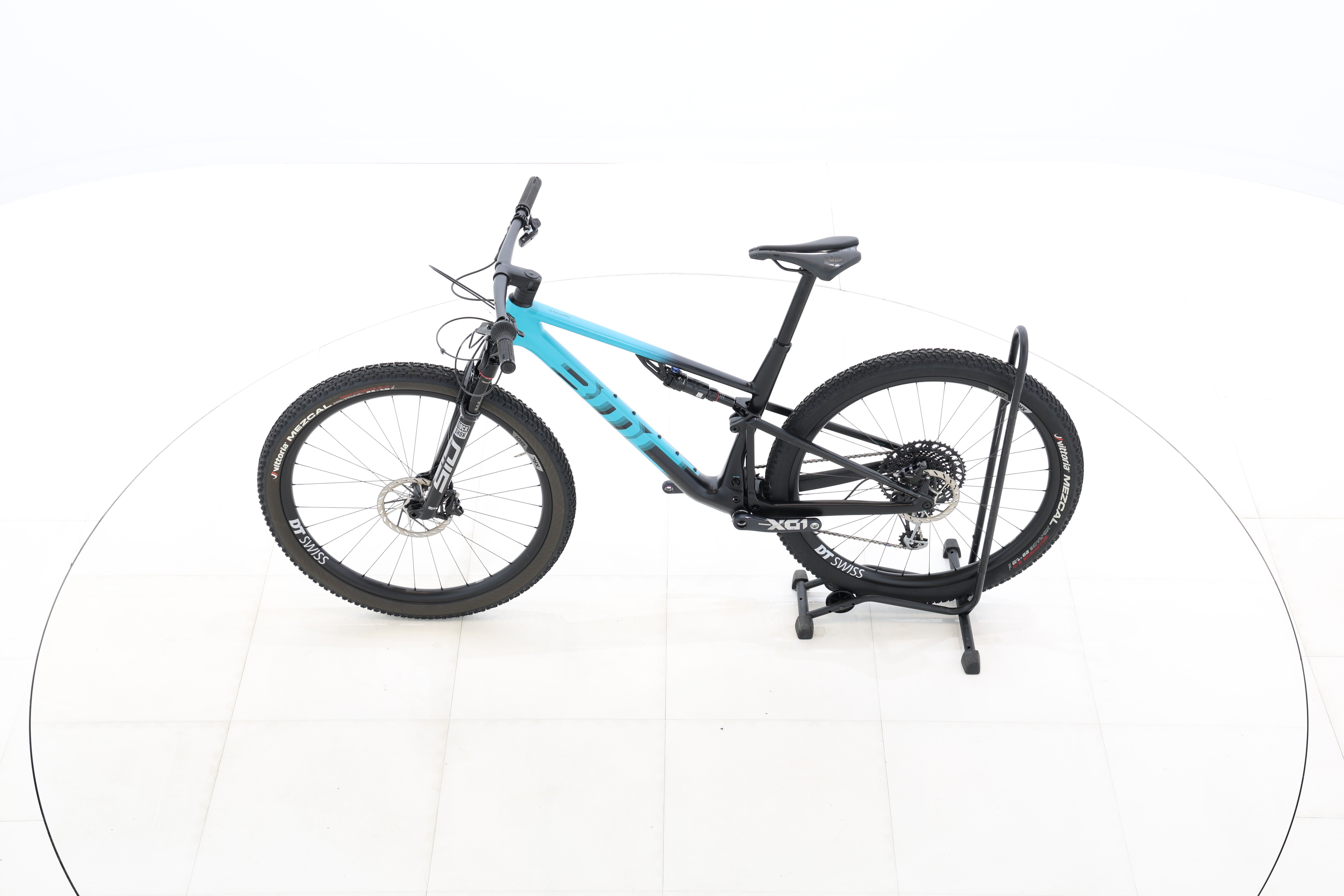 9ec76235-a627-4b0a-b32a-3ebc3683c5d5