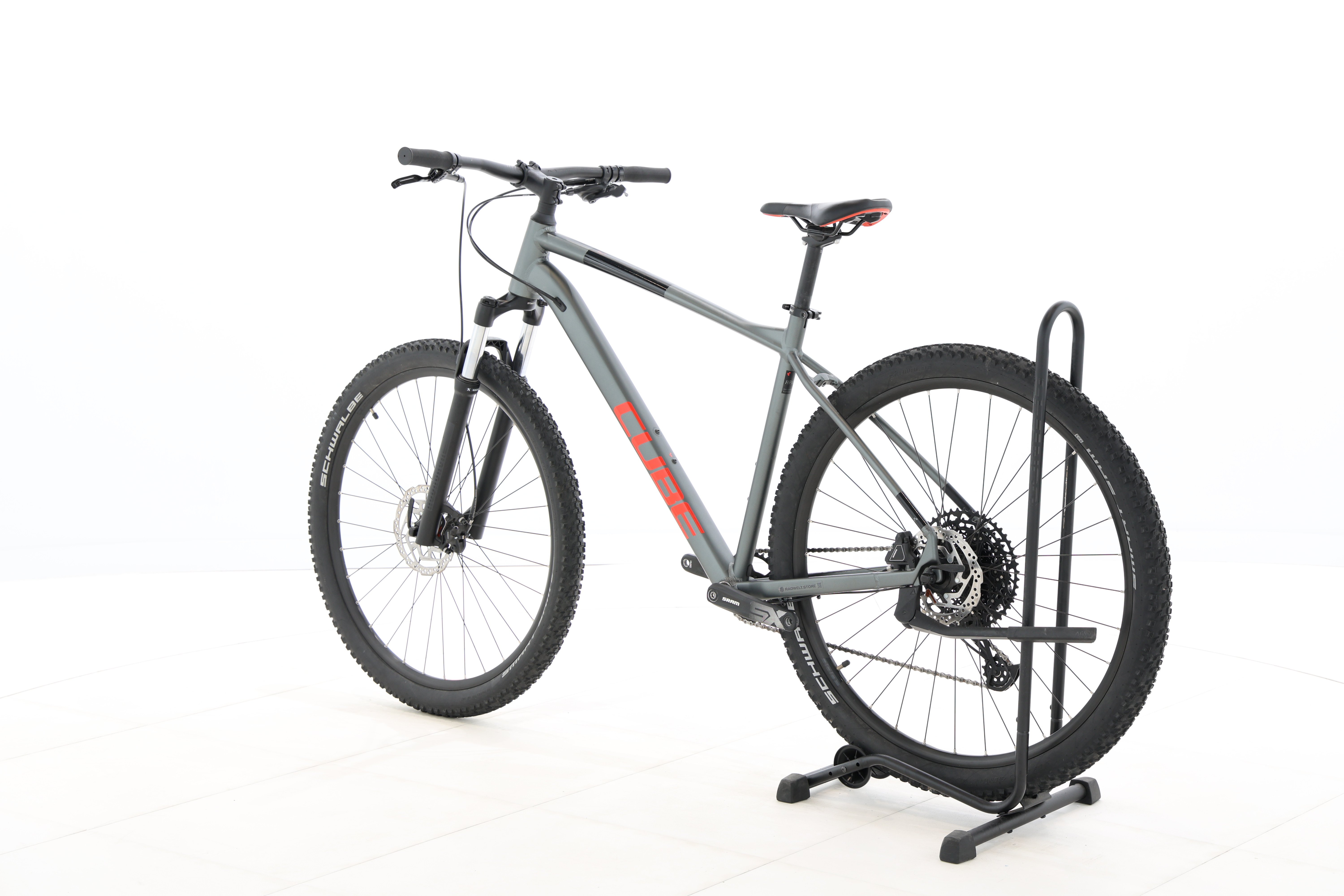 a8ca99bf-9beb-4f1d-9994-37fd3a0e77e0