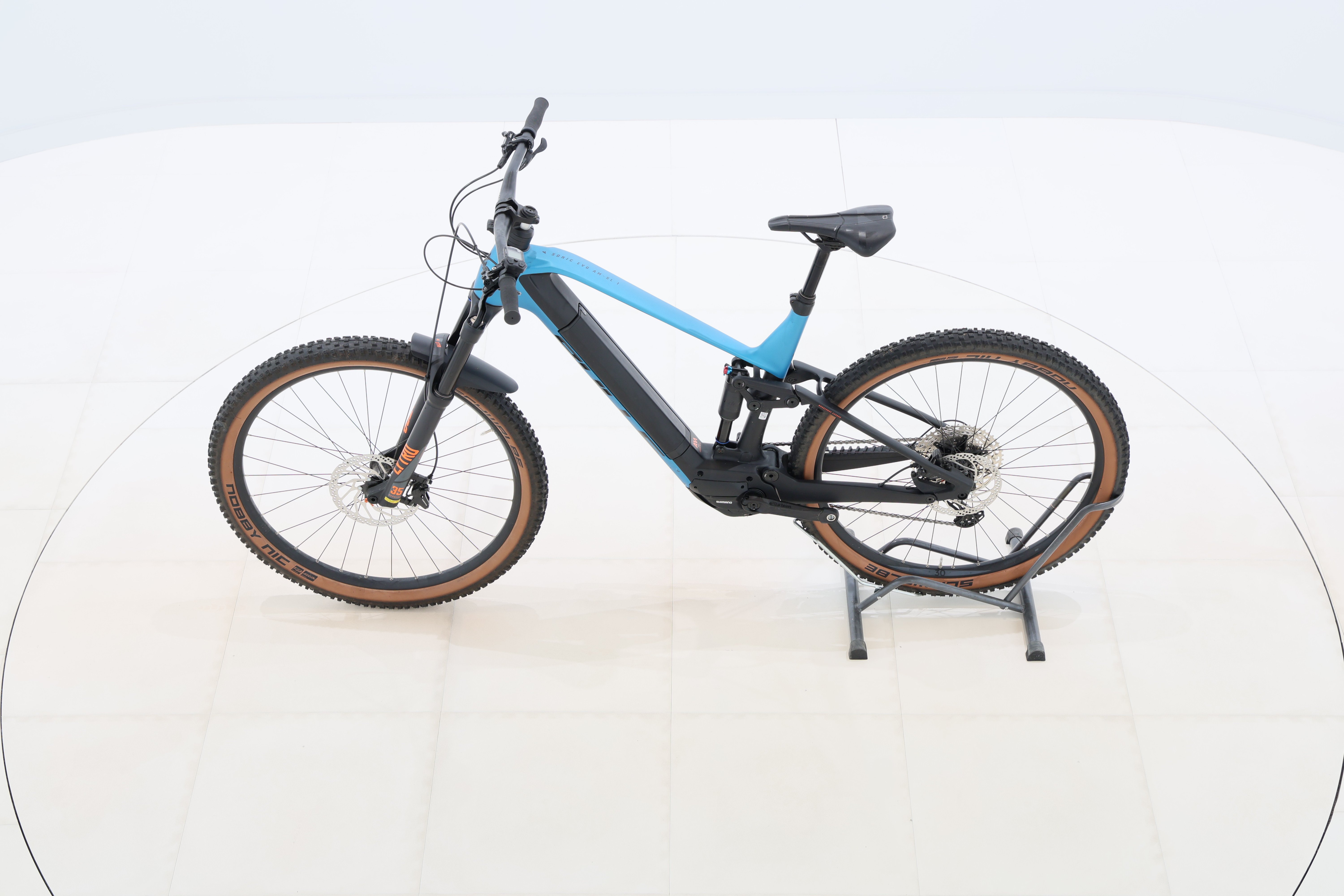 d6504372-2671-41ab-96f0-8b7d5d911bf8