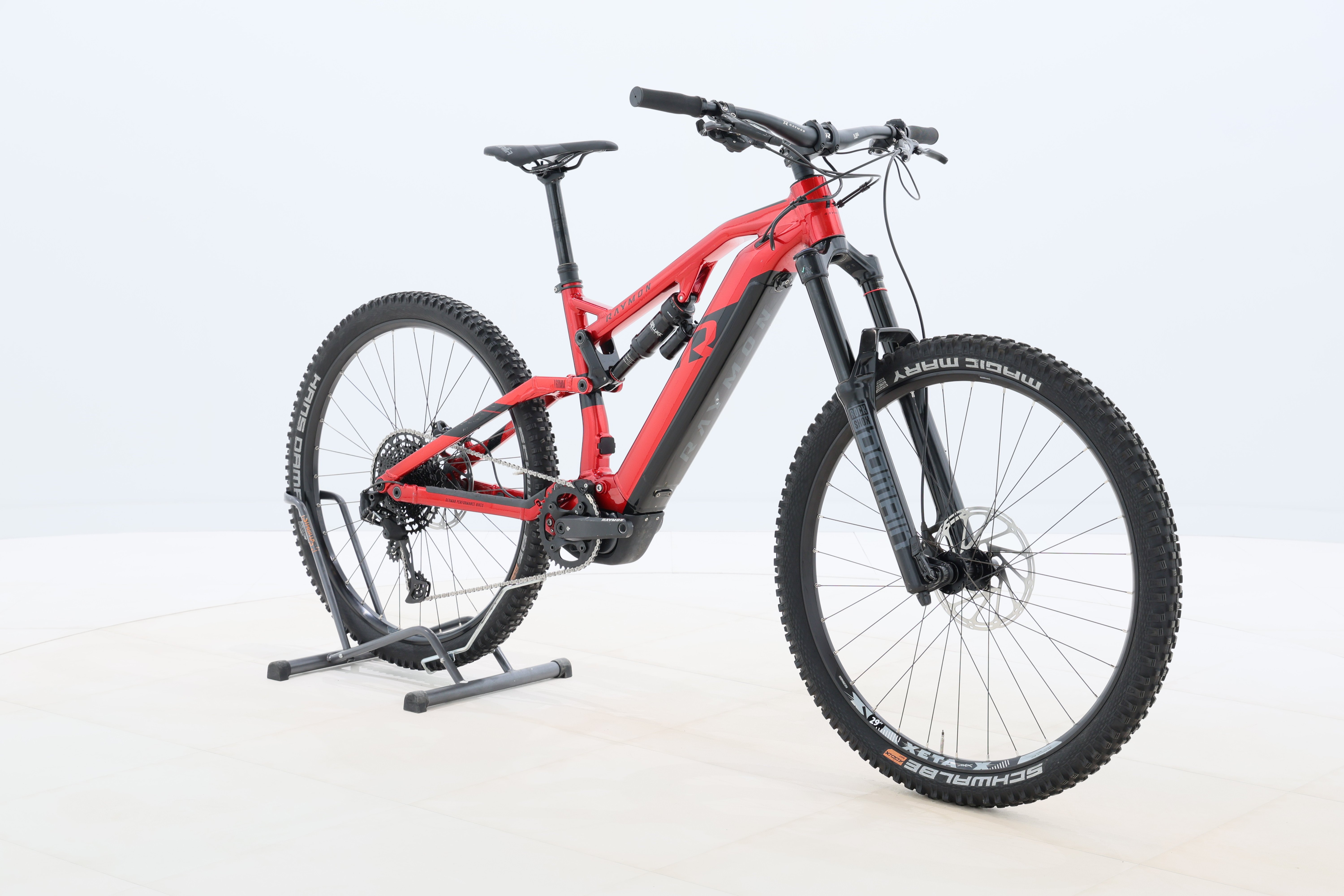 ce3f163a-49b7-4ded-83e6-8a8f08198e2c