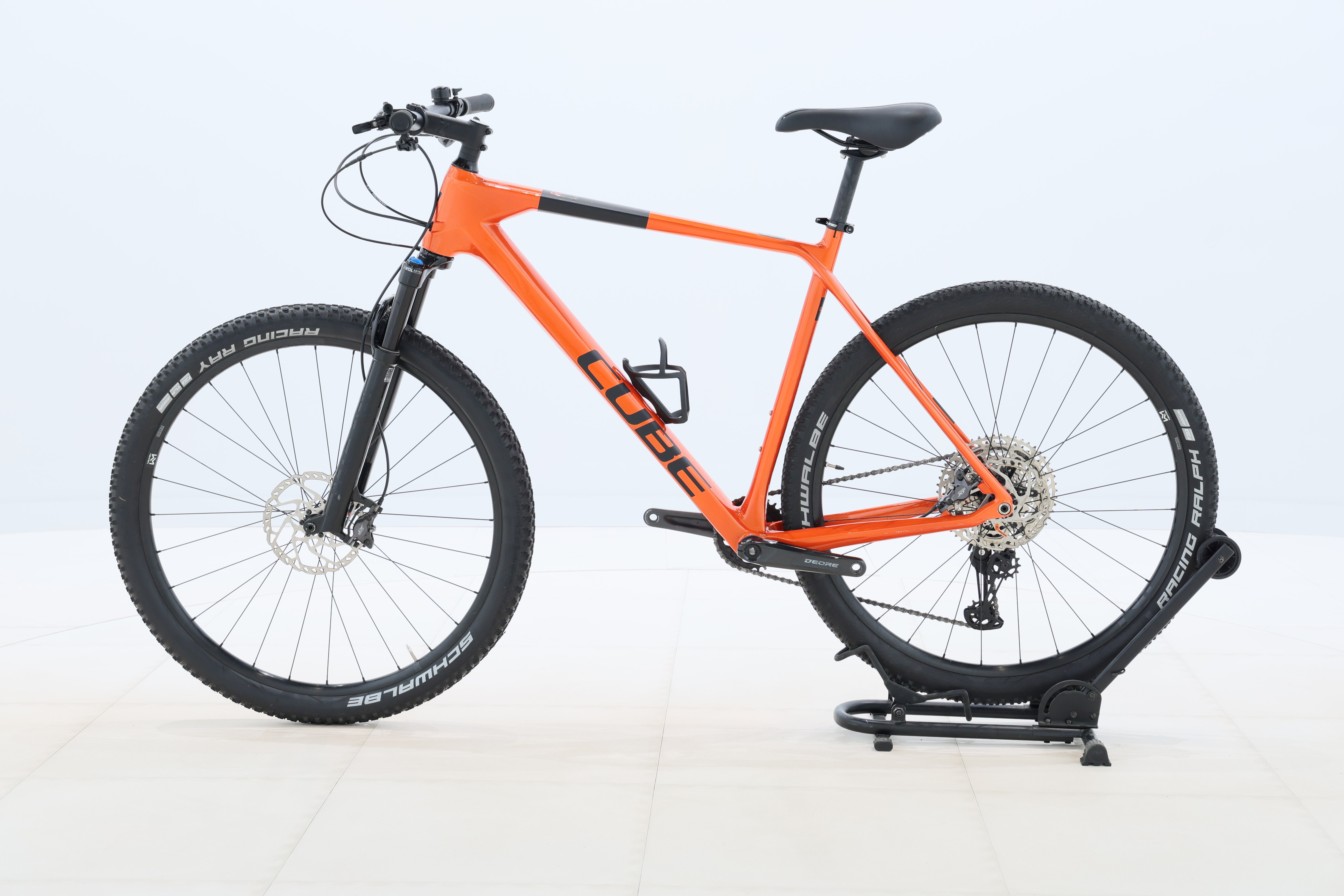 70b6f686-f42c-43a4-a4c0-48b892cf8b38