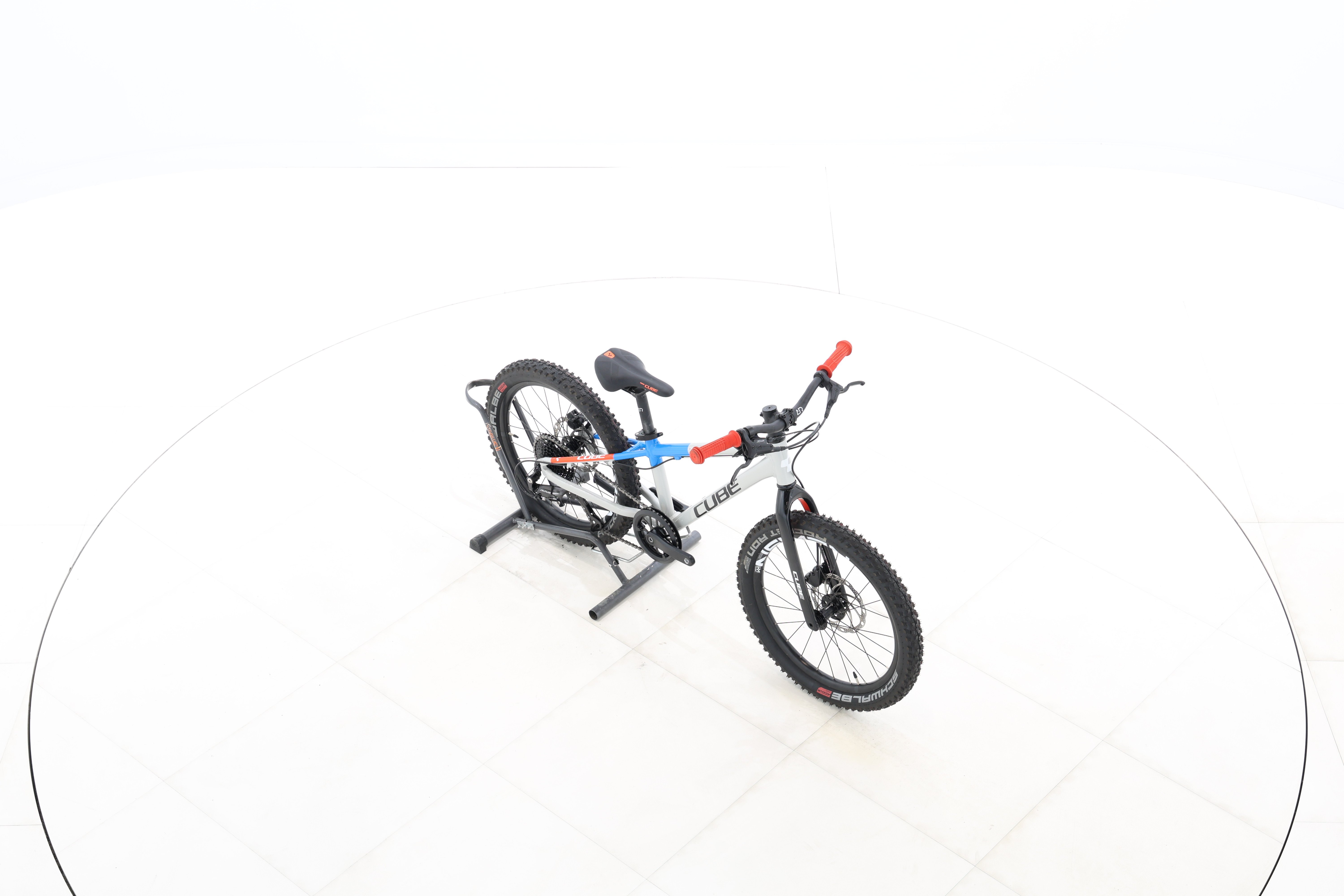 fe6b4117-12fb-45b6-82ec-539bdd788770