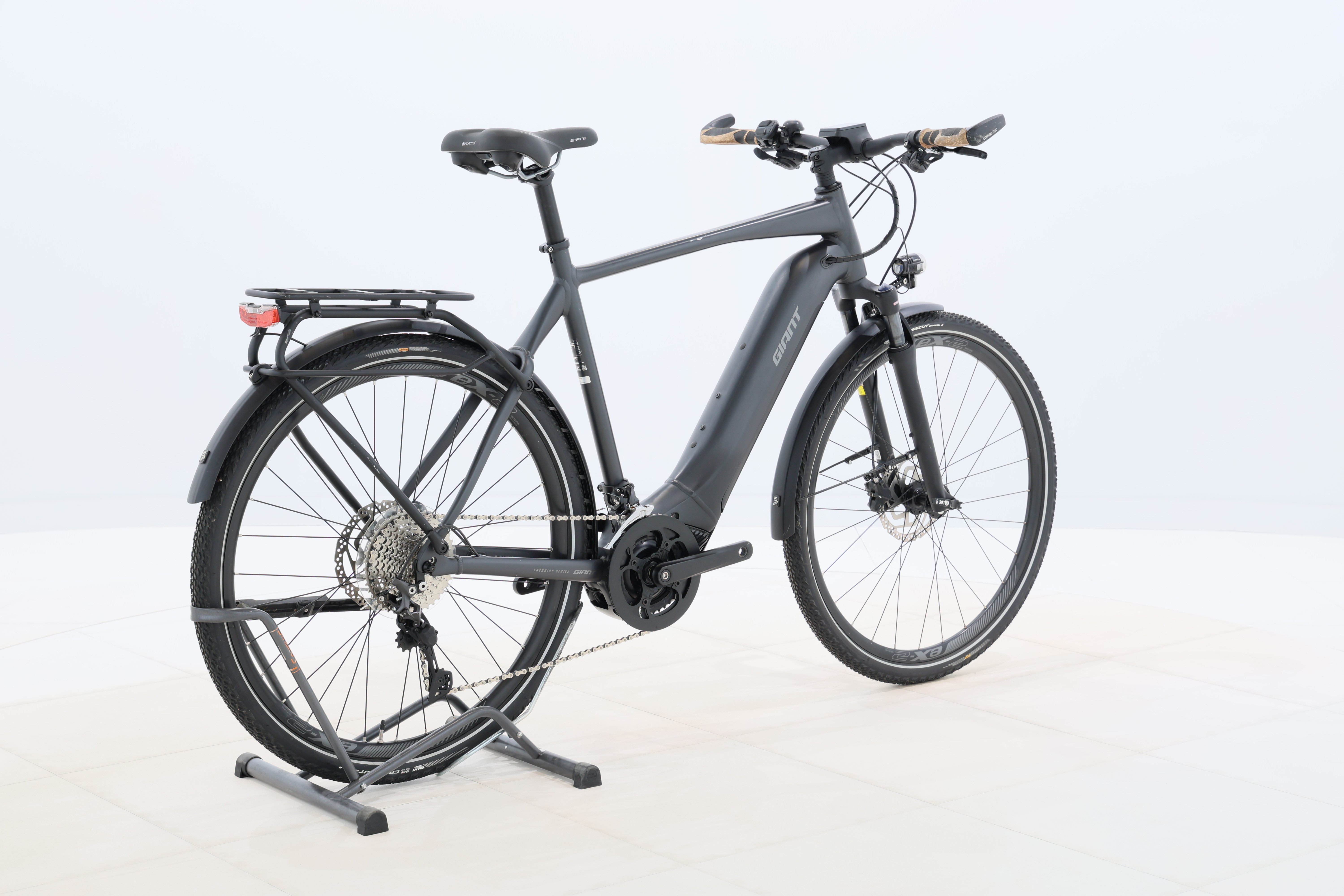 b904a6b9-3c4d-449d-bd00-9026a676a418