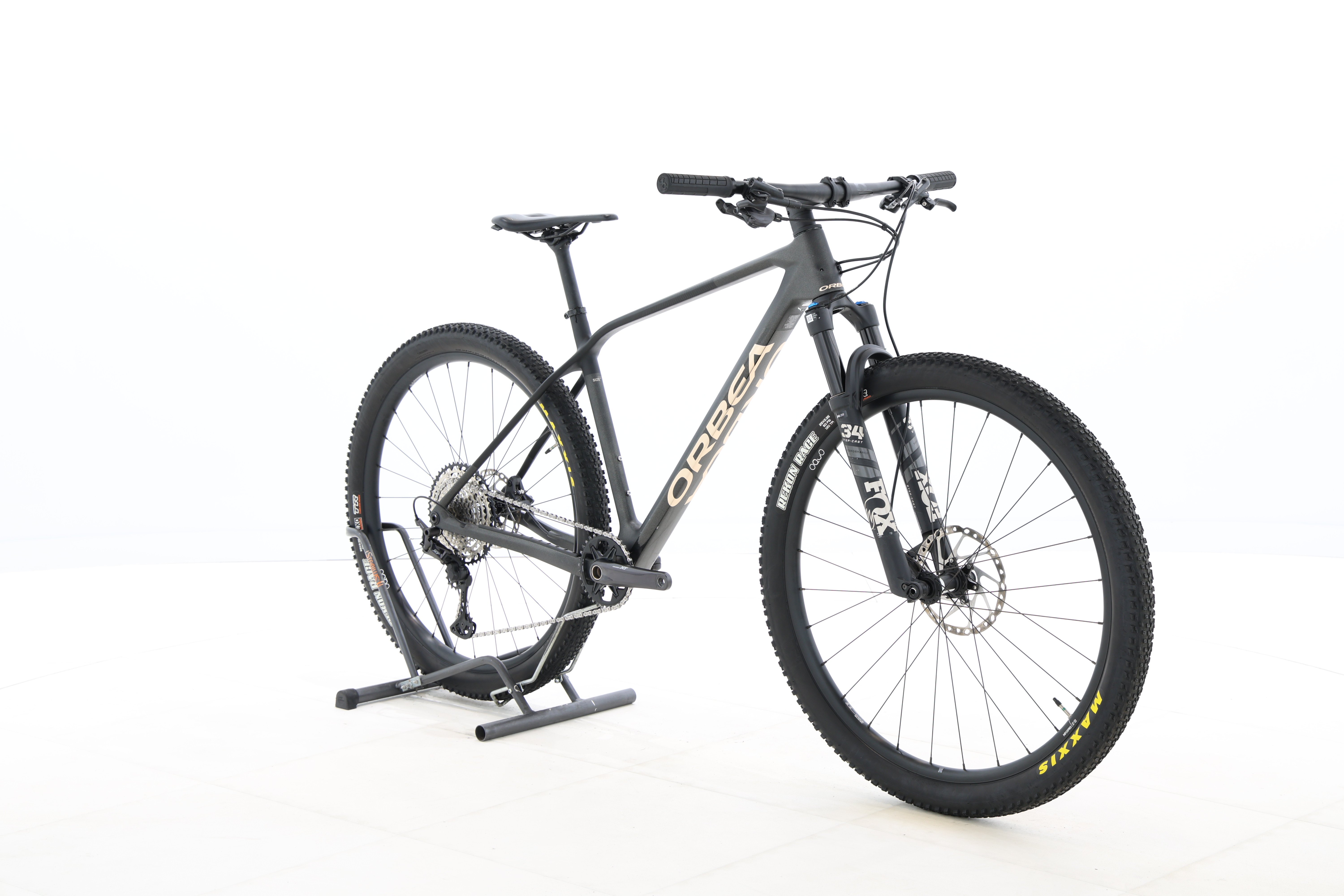 b99752c3-f789-4707-83b1-343709eb53e9