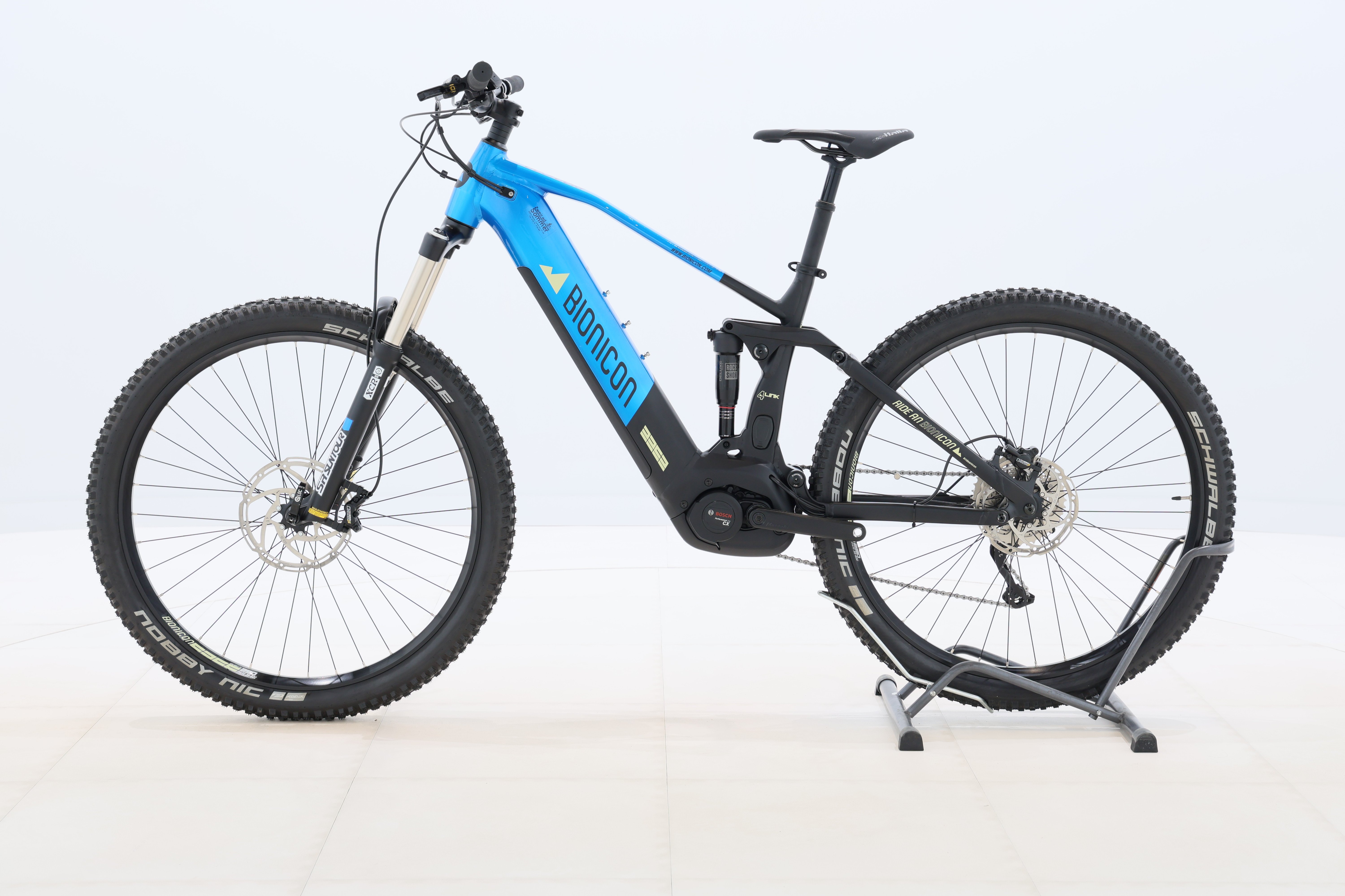 a61a3c79-a4d4-451b-9840-717ba6089203