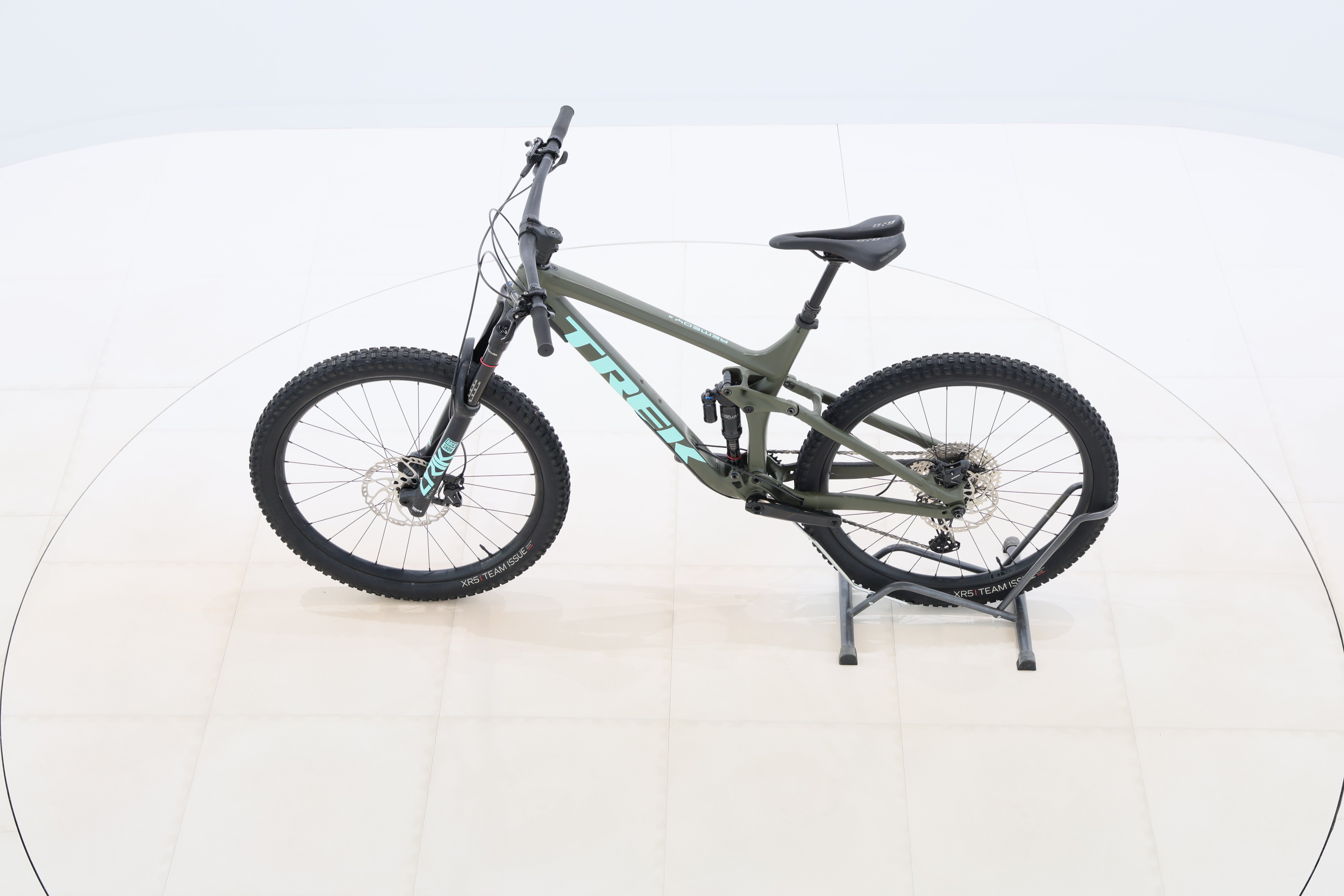 30a1a24b-e463-4487-a9f2-3c3782bc9d84