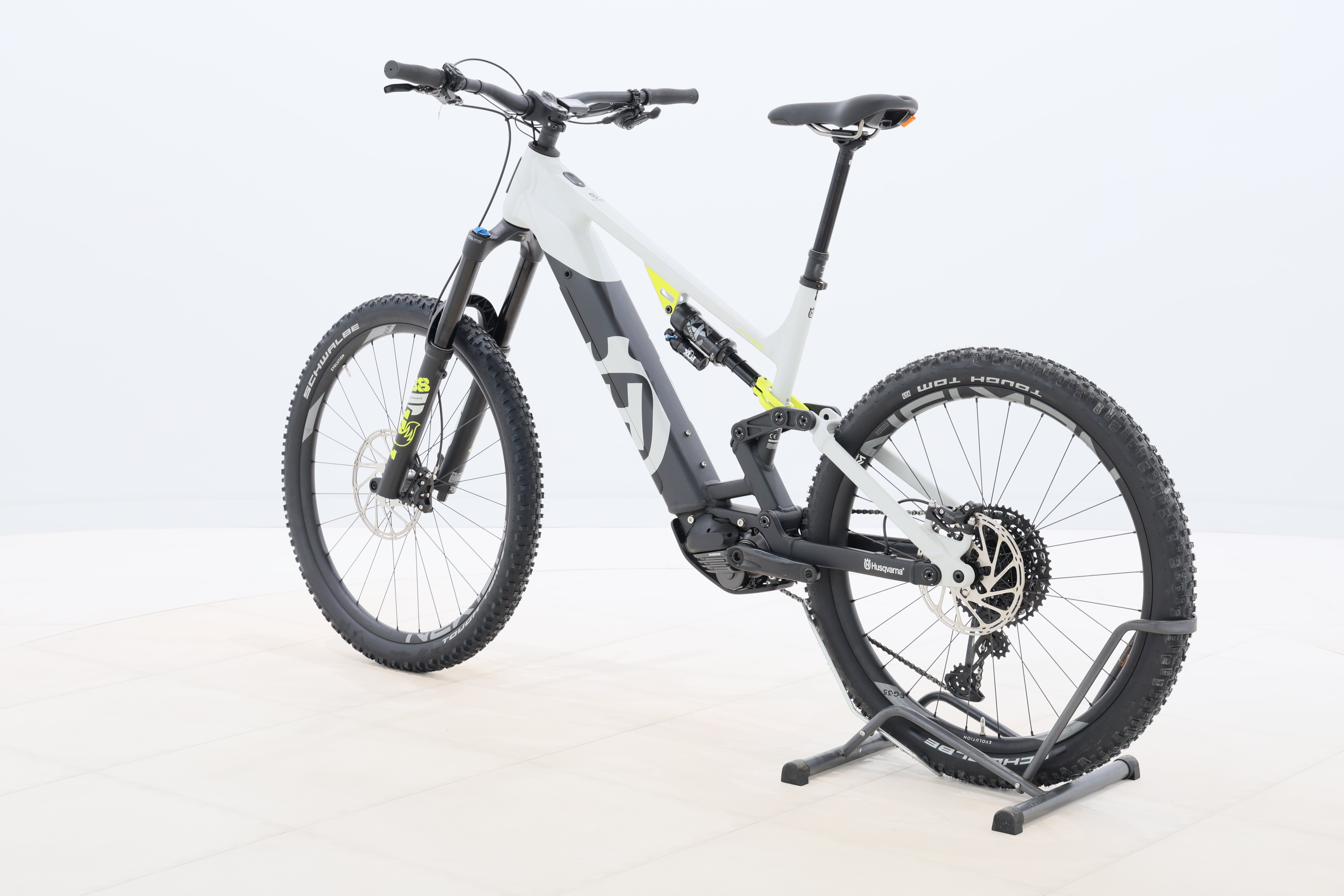 17c2dfa6-25c4-4d8f-8e07-0faee0dd3084