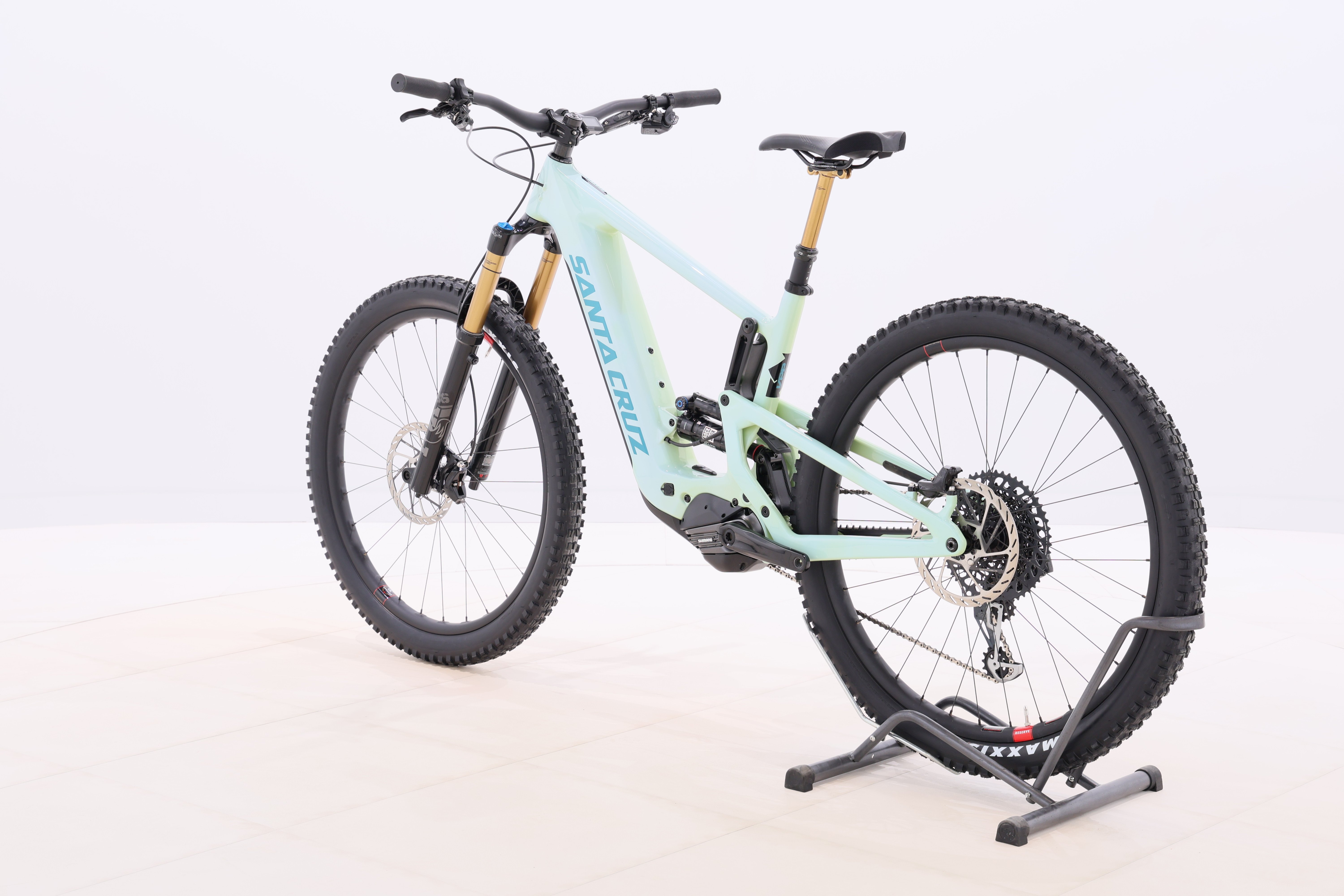 c8a5d781-b180-42ff-8a09-84d3701cd8b0