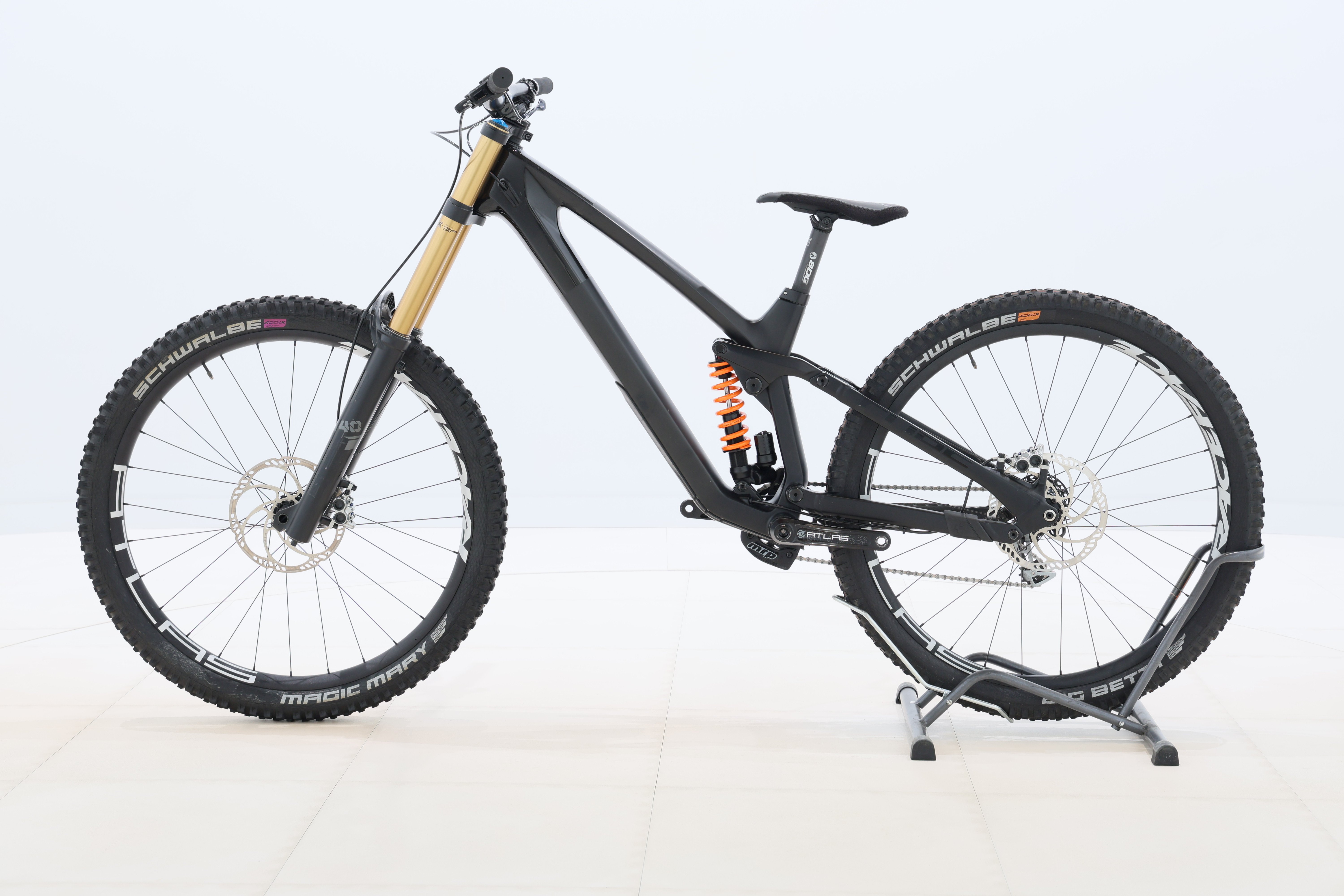 b2f97cfd-7312-45b6-b835-fb643d0e2d08