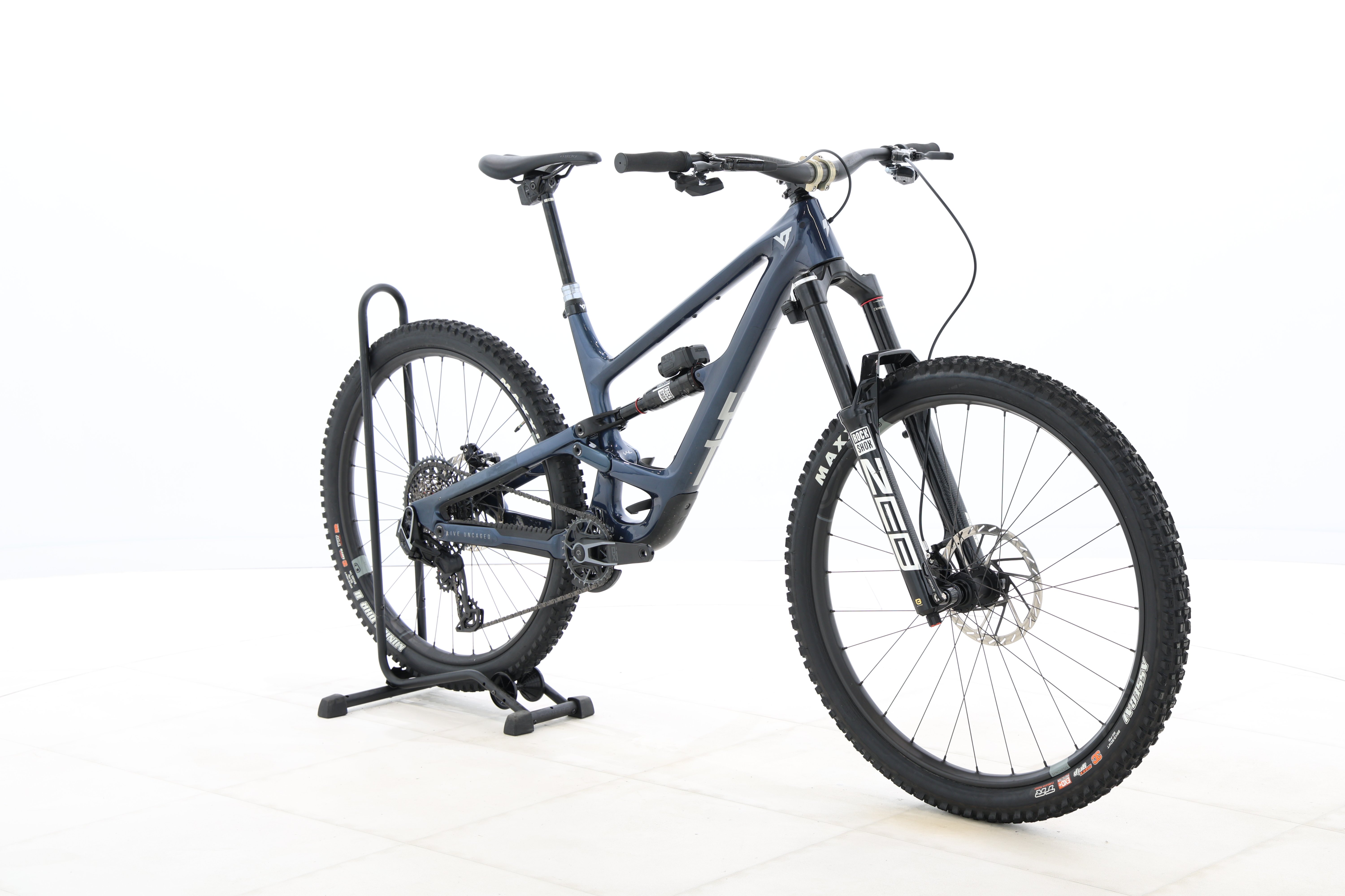 d9c5195d-de66-416c-b00b-930dce6a7afb