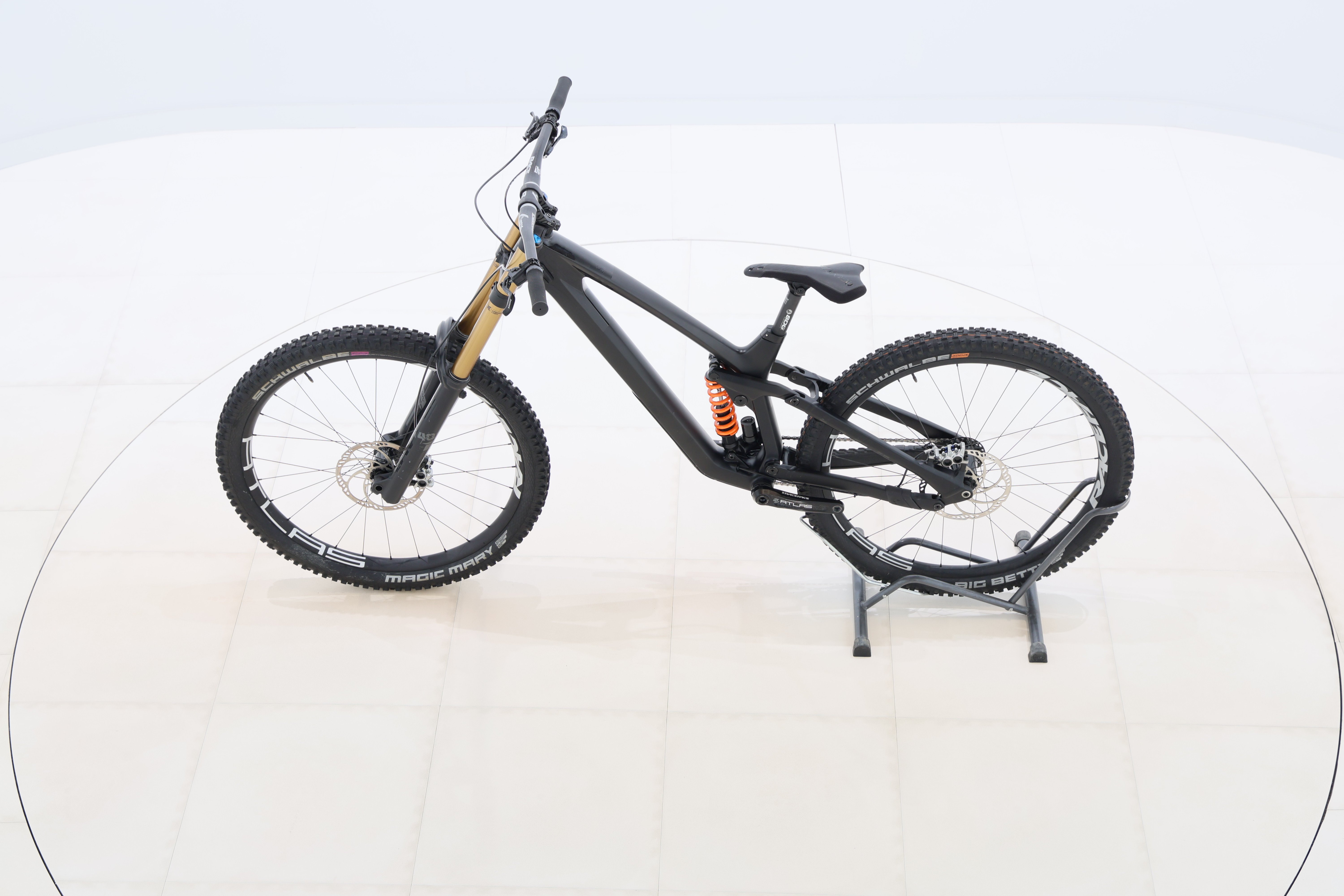 b2f97cfd-7312-45b6-b835-fb643d0e2d08