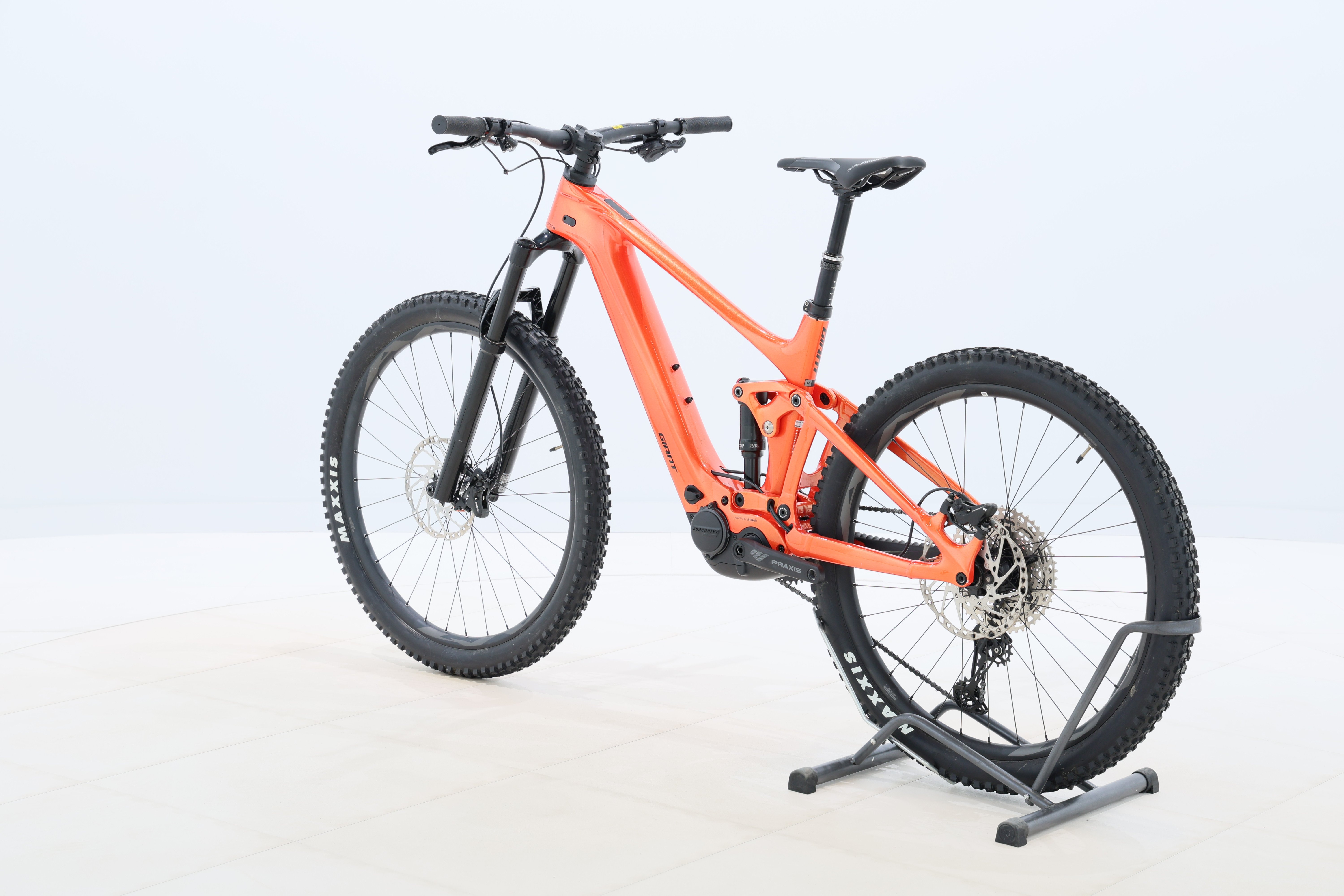 8df8d877-cd47-4d3b-b993-18634d95036b