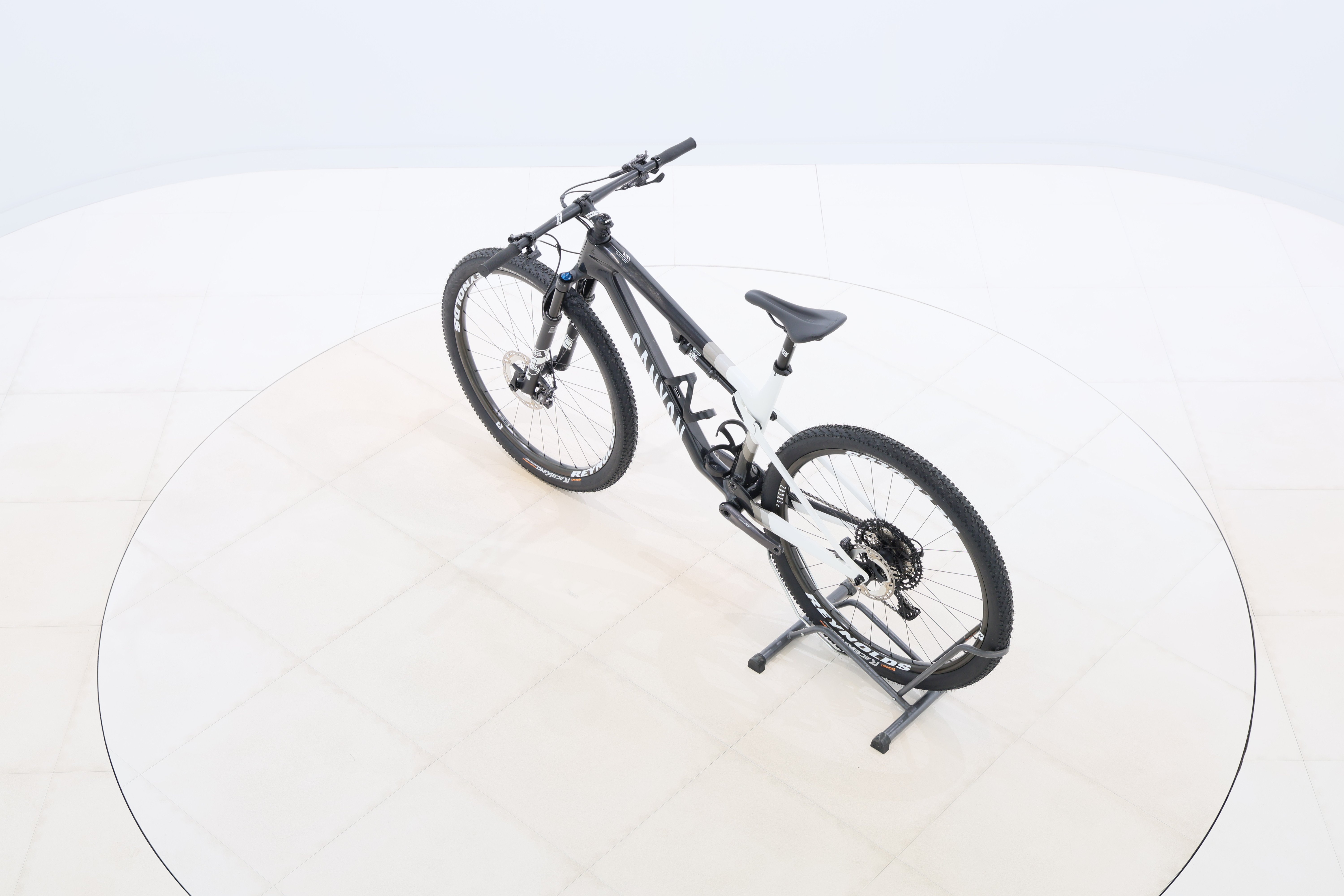 9cb2eaf2-6417-4a04-bc1b-62cd529d7c5b