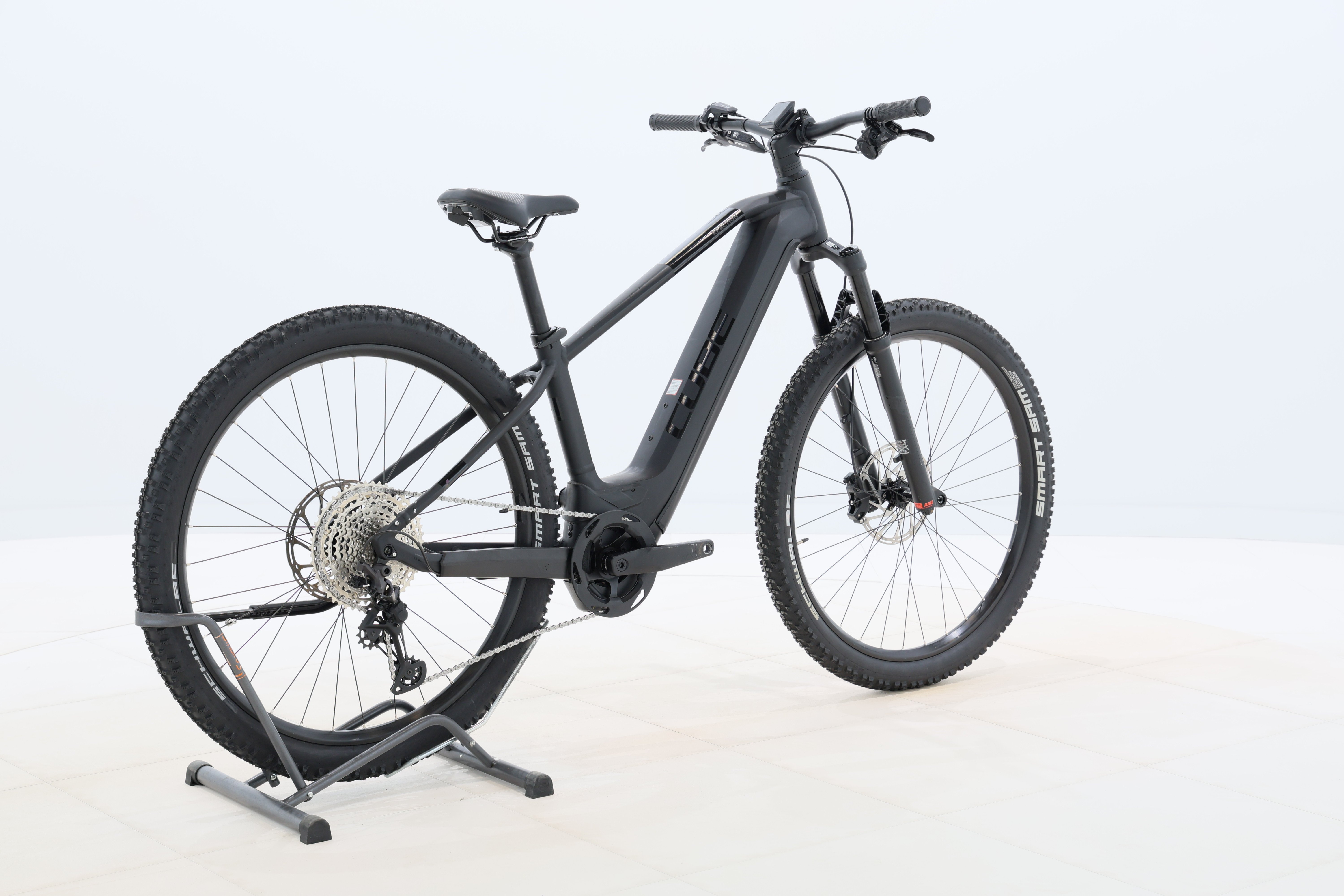 ce01e626-5bbc-4a0d-9570-77bb936e17ad