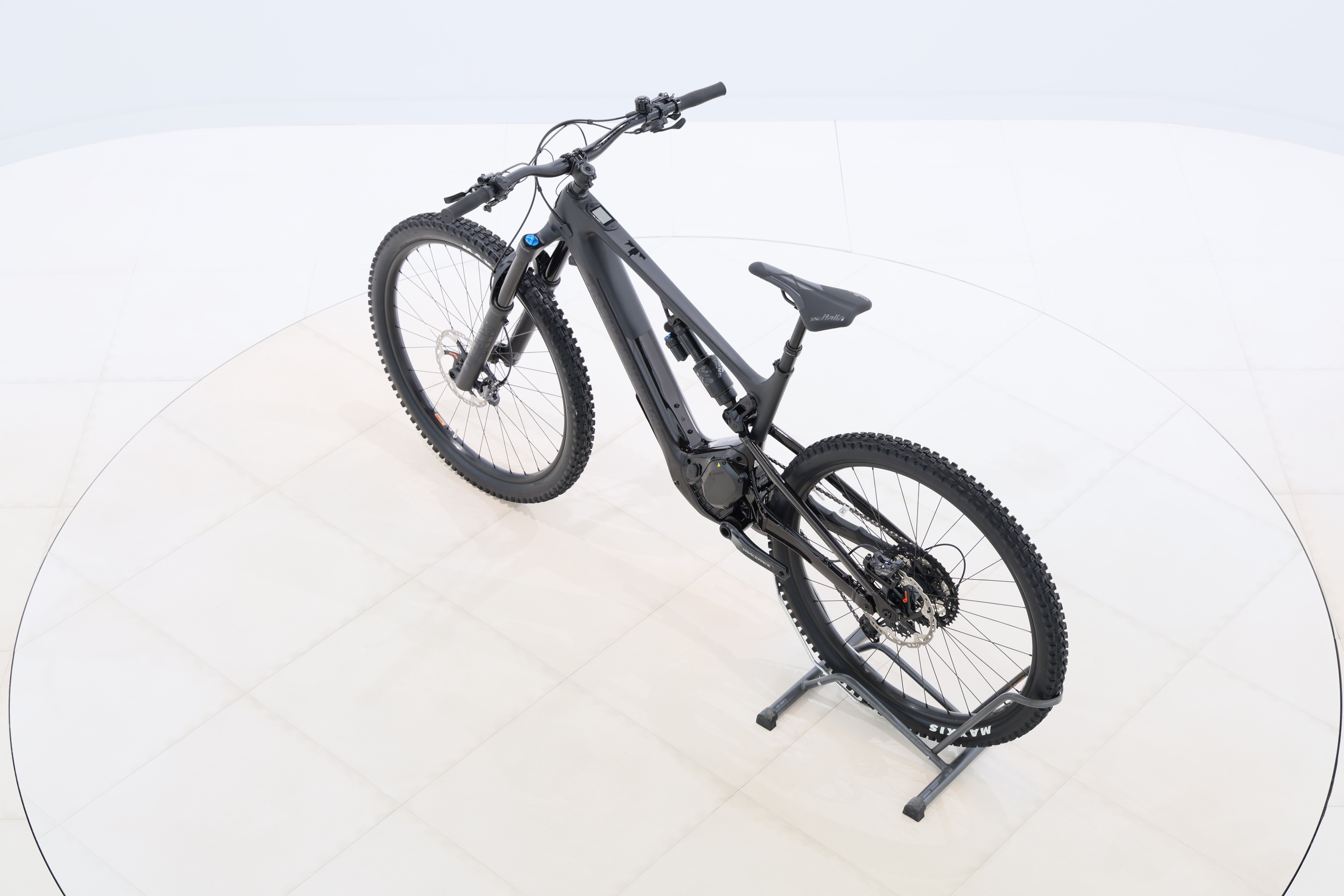 b7afdab1-0f80-4887-bb72-2338a44105ff