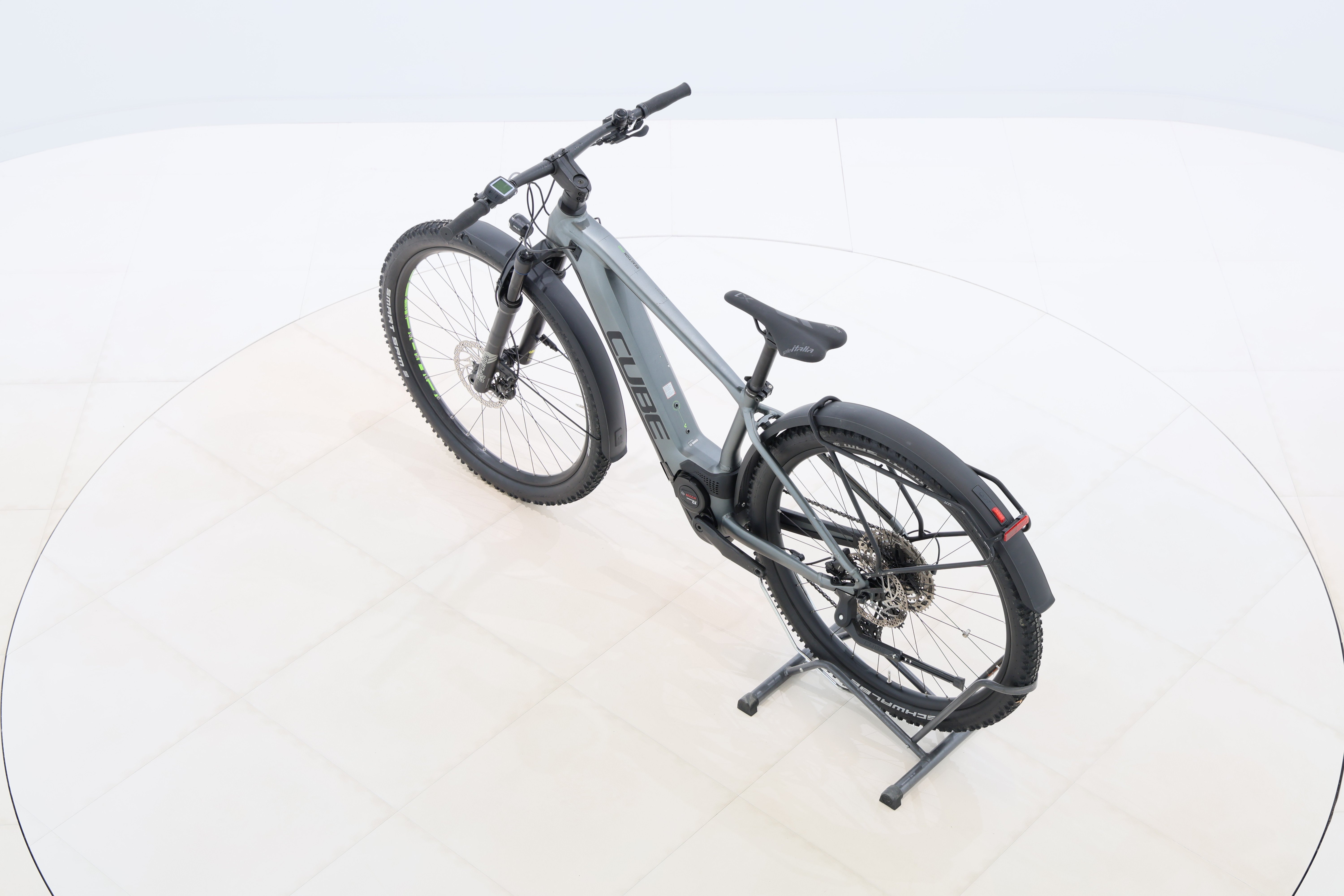 e2f3496a-3da6-4879-bdae-18cde3eb2361