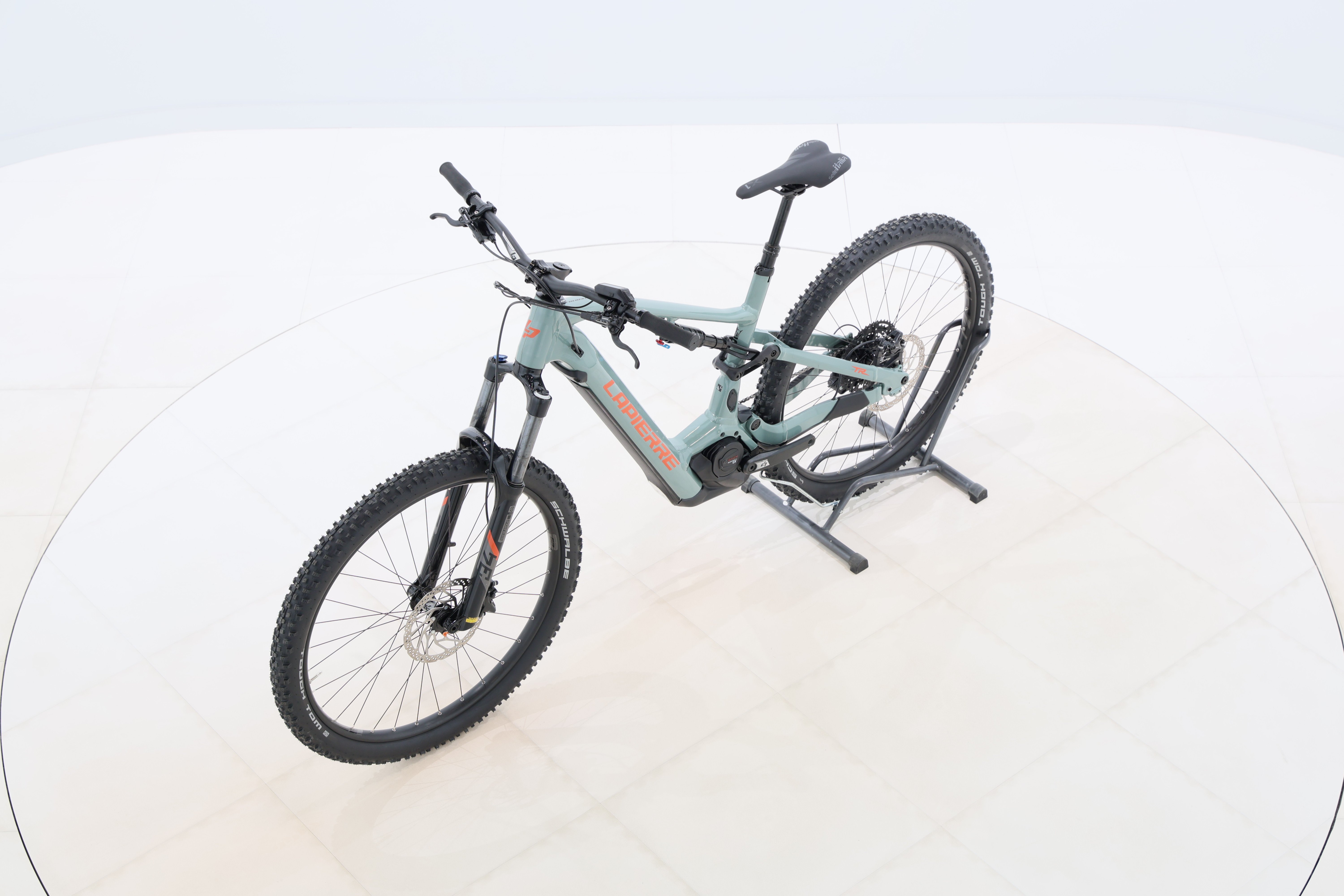 8e0fd50c-1890-47db-a6f6-a0f49443886c