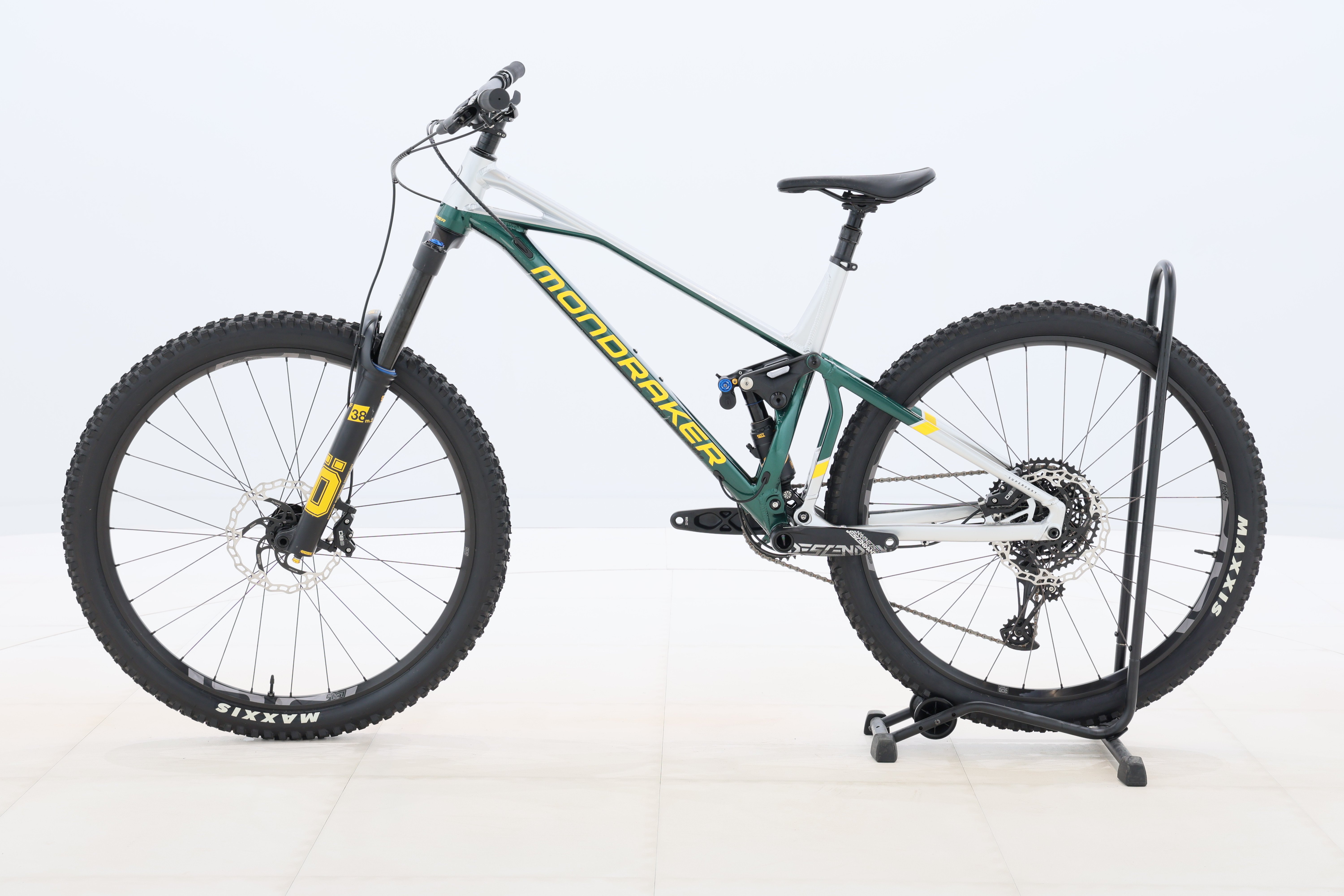 9e318633-d278-45d7-8eff-4aa86e37223b