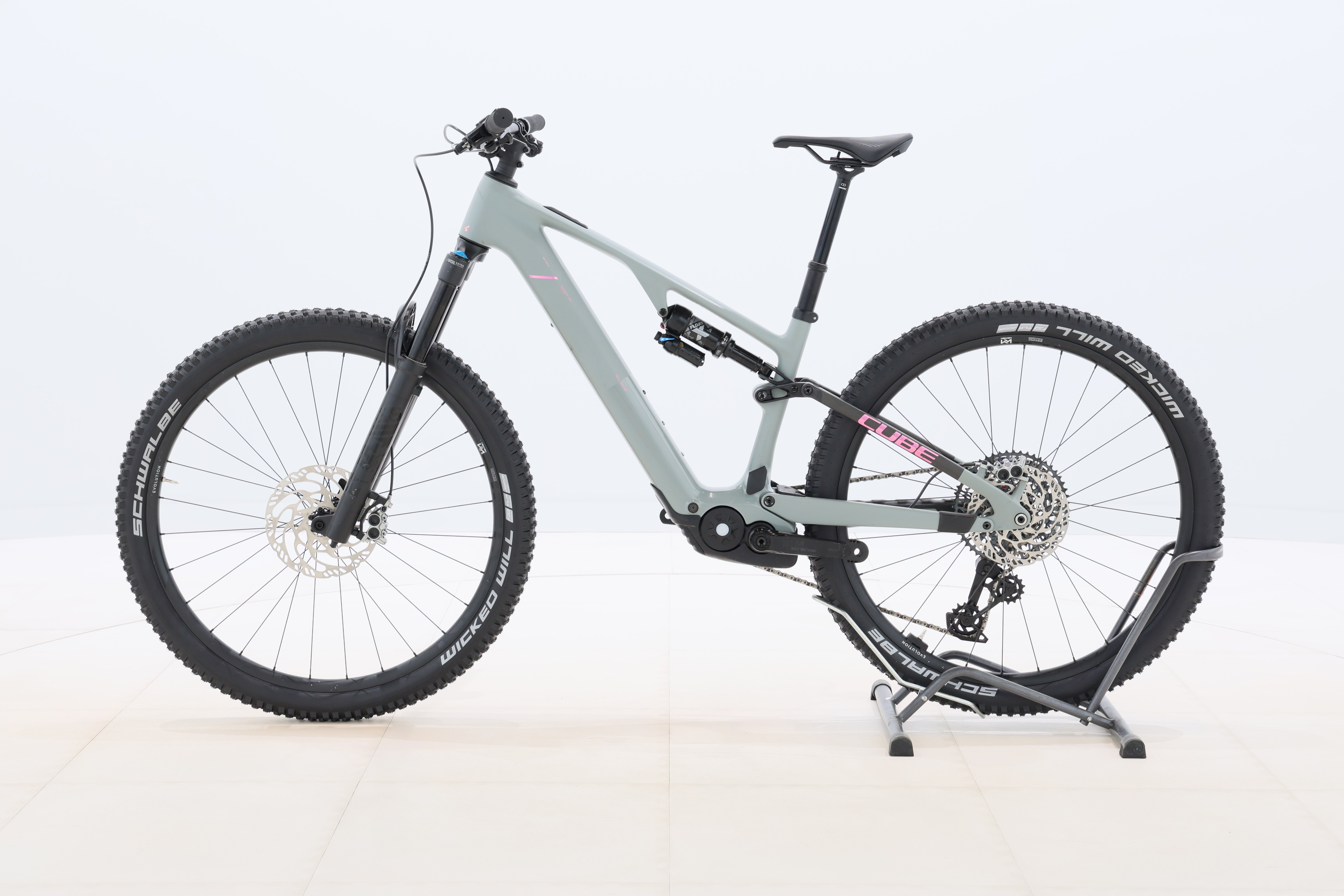 03c33728-efdf-4e8c-ab8f-746d9f997141