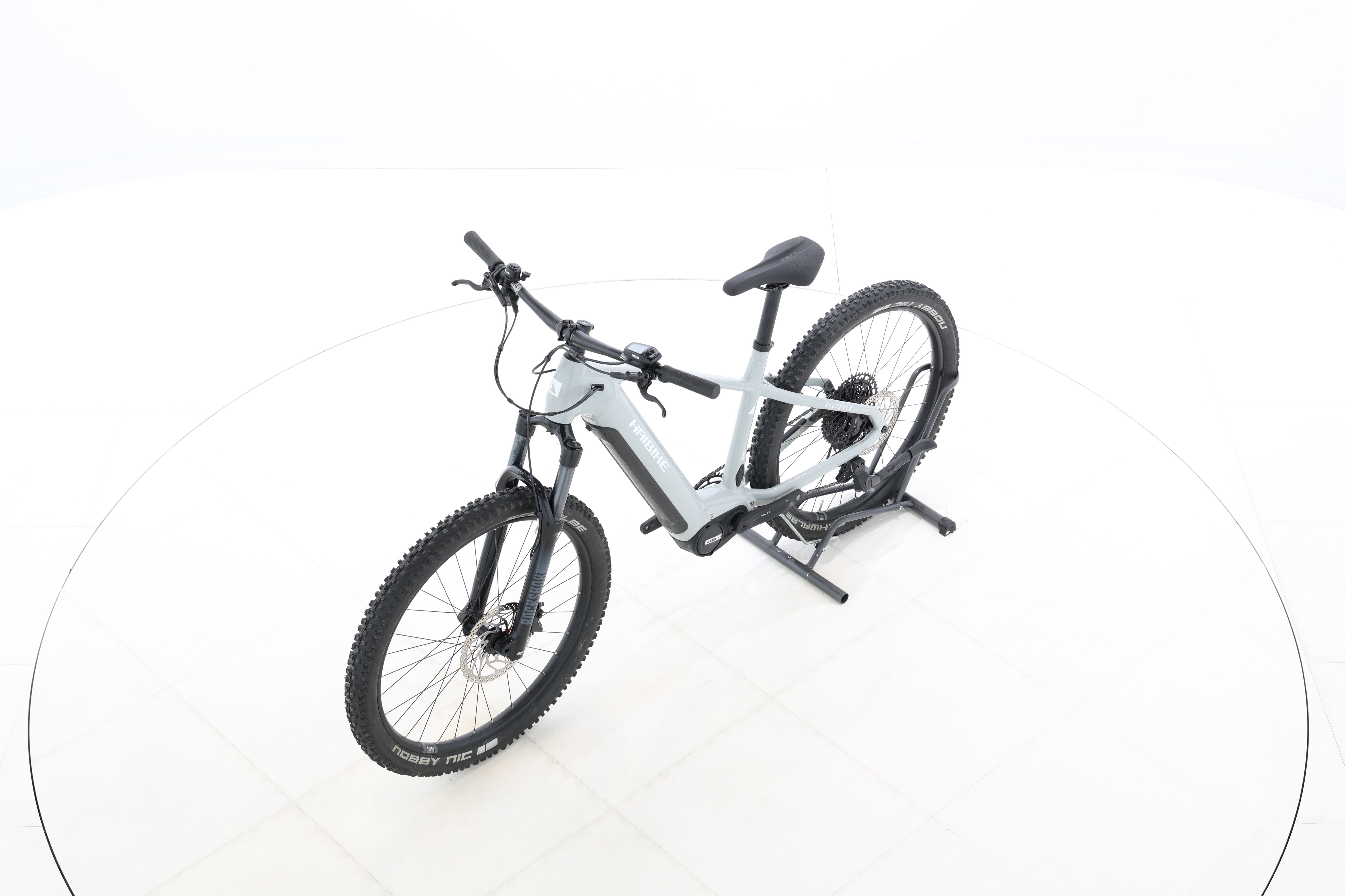 81bb8152-d6fa-4e26-8440-2ddbaf4ab8ec