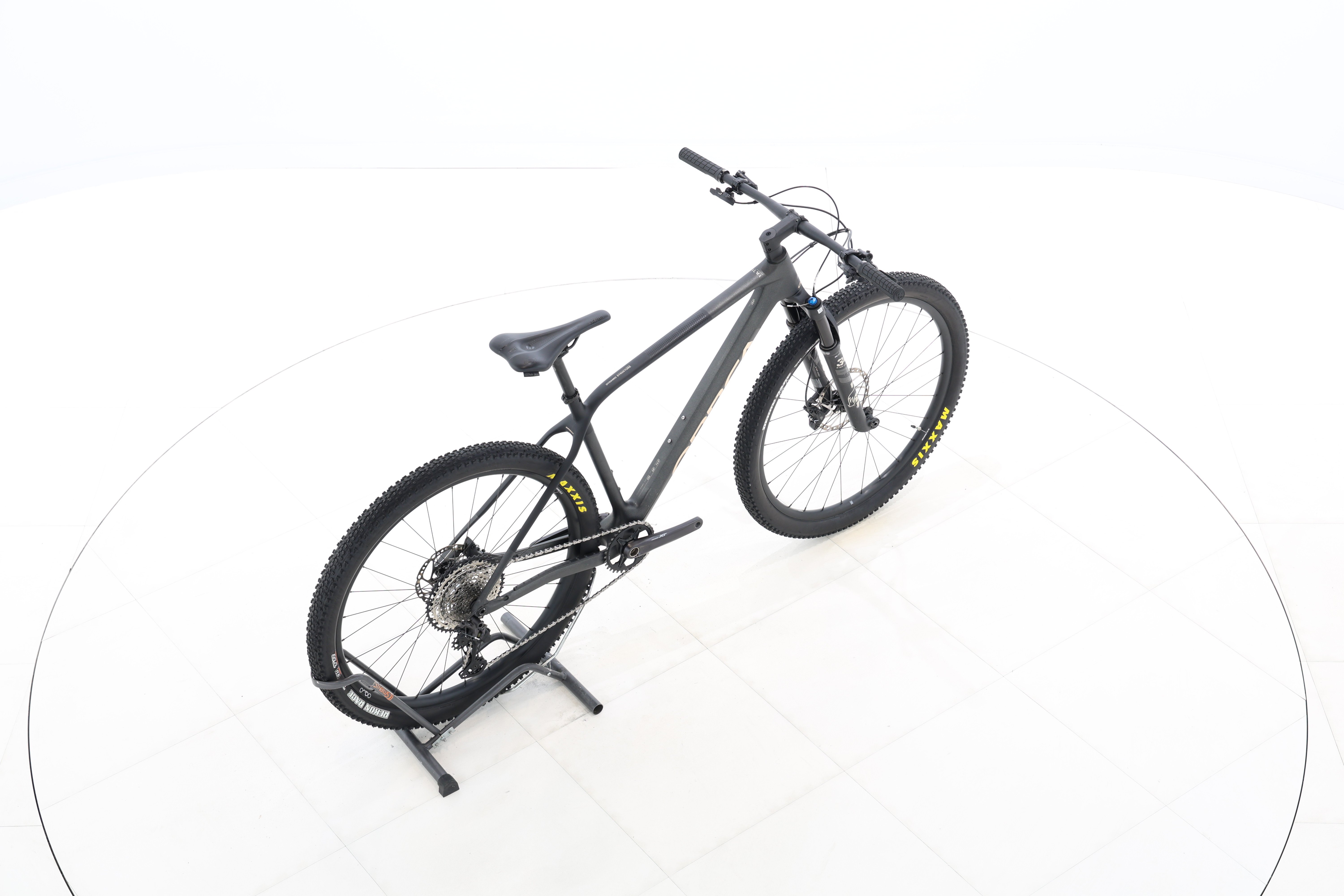 b99752c3-f789-4707-83b1-343709eb53e9