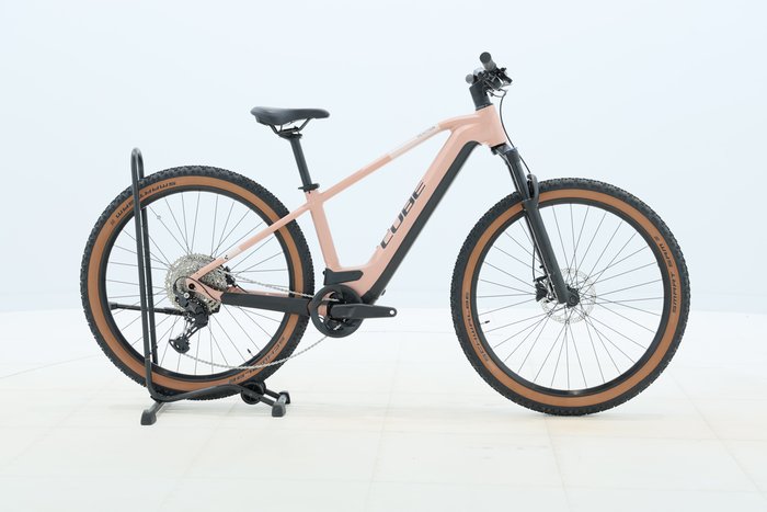 Cube REACTION HYBRID PRO 750 2024