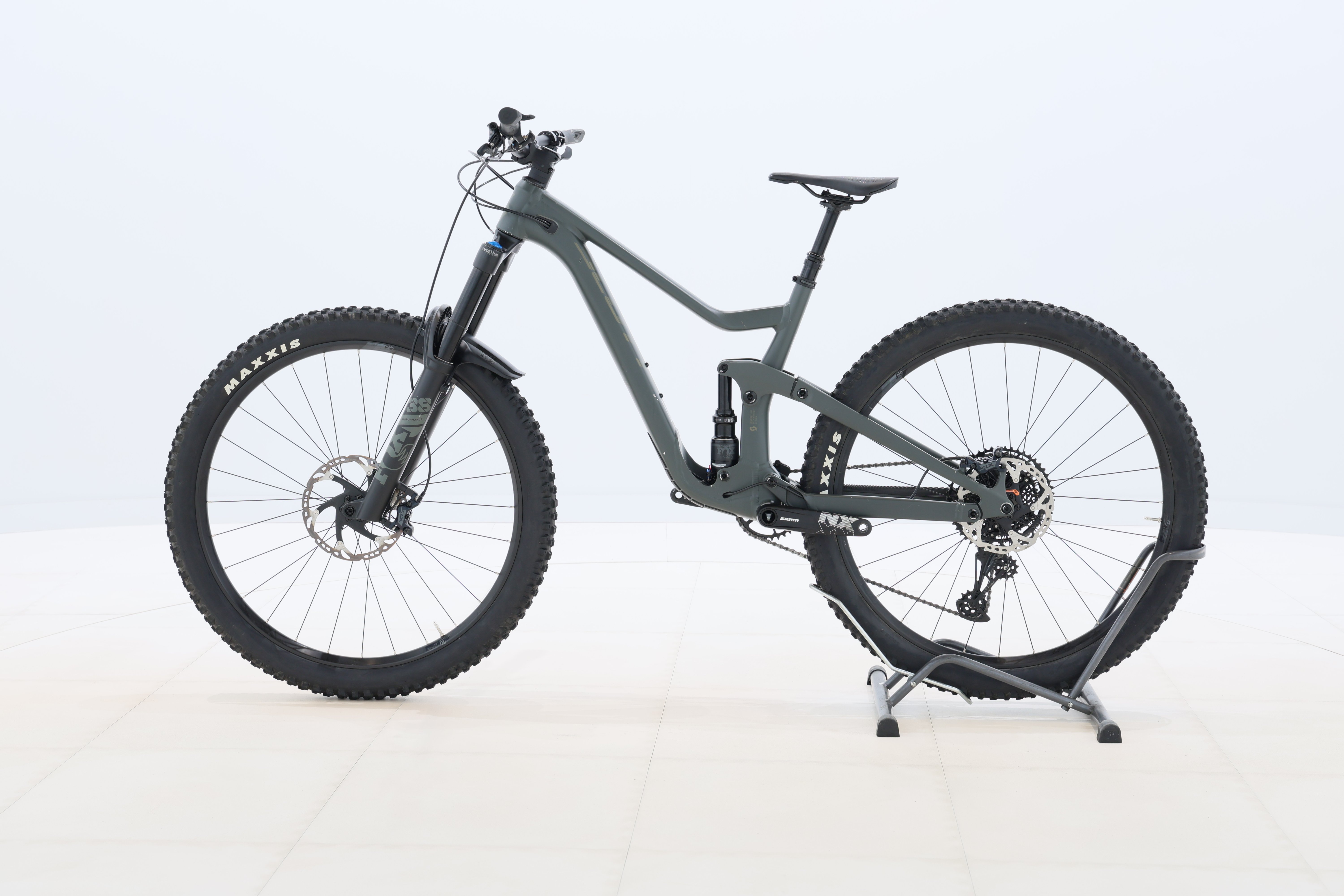 fd060d48-3f68-41e9-ae16-d60e9378068a