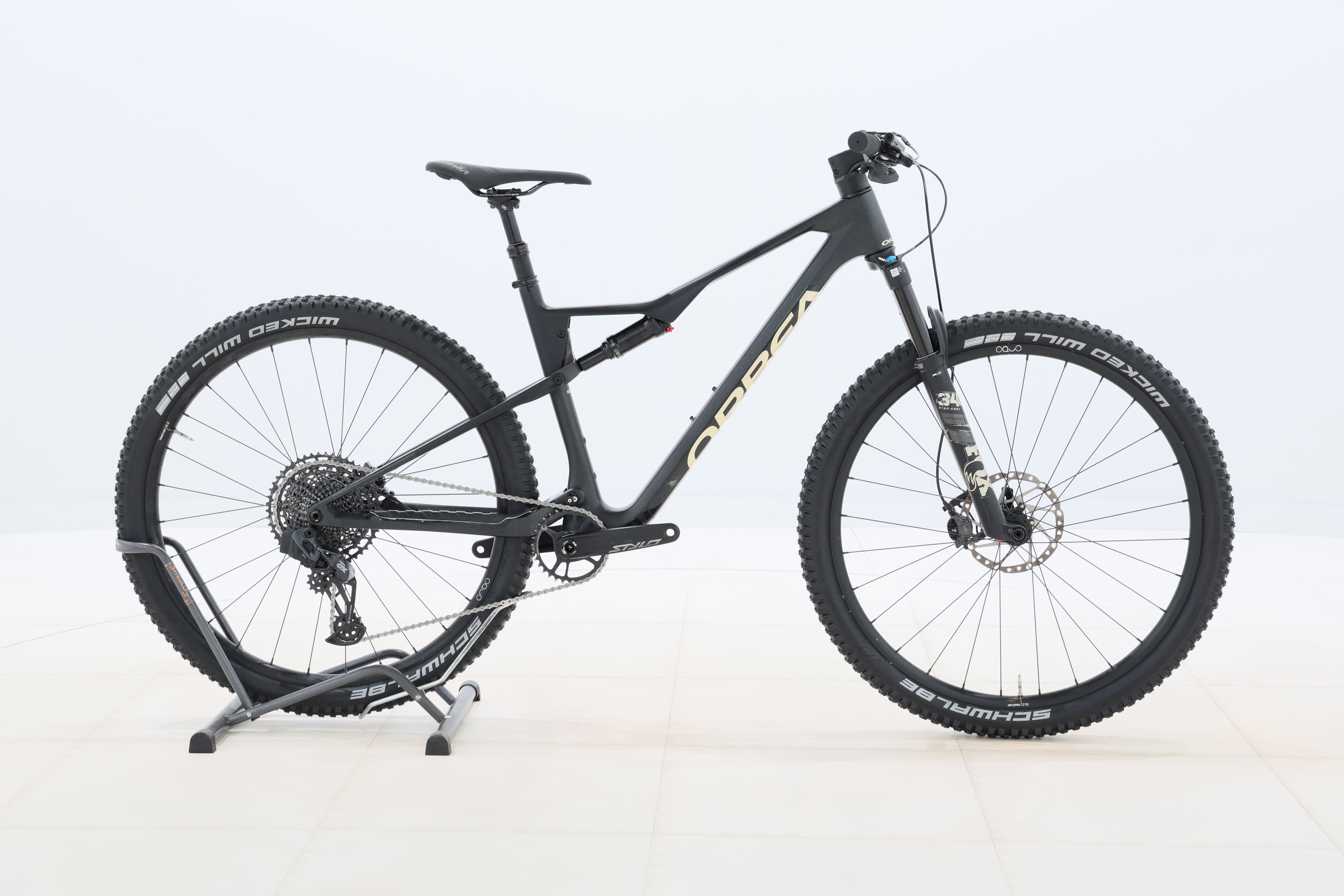 c38d129a-cf95-4bce-93ff-2c590e8a8207