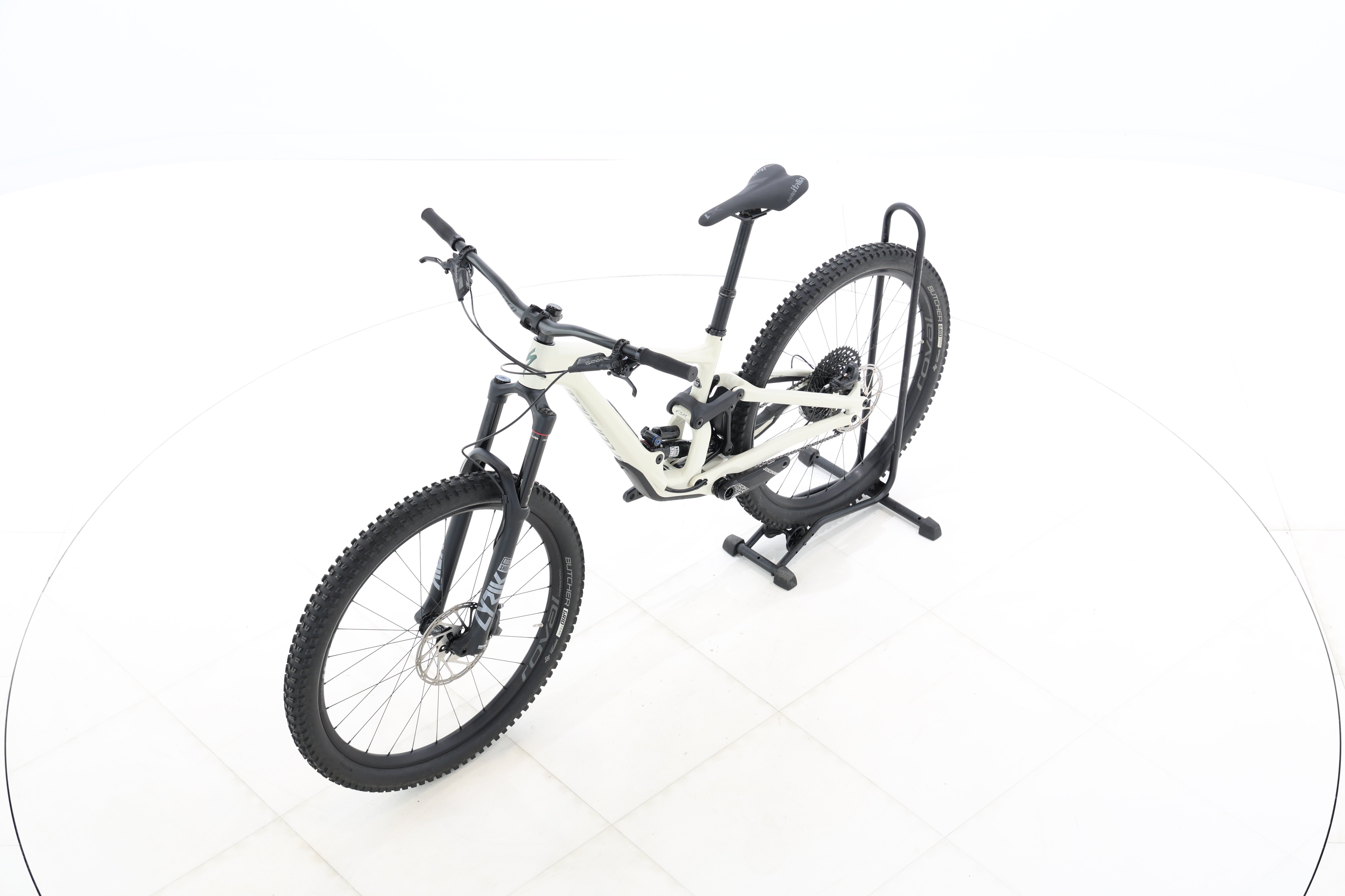 b590fe33-77ab-4349-a59e-7bfcff55e1d6