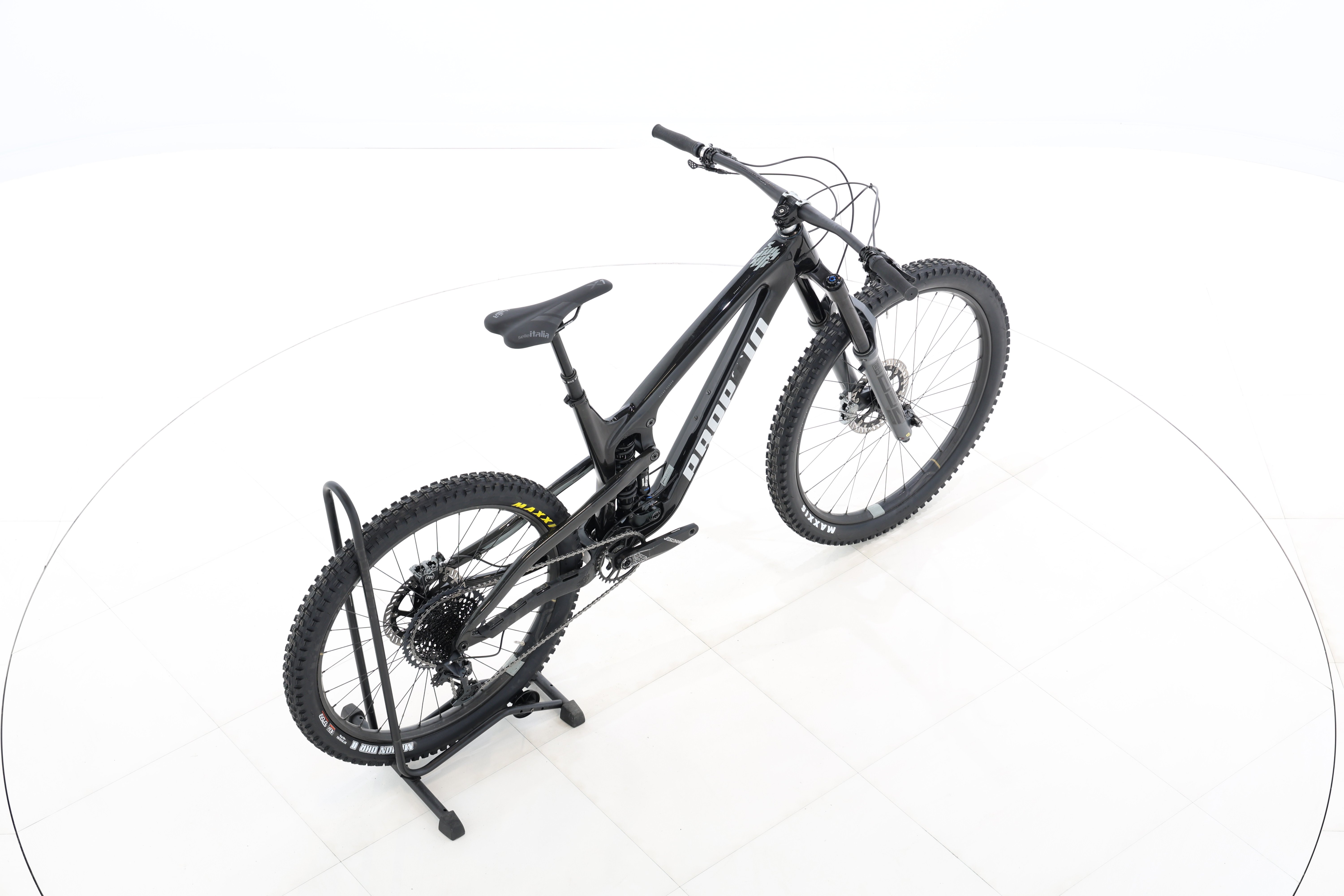 8a03a94e-99b1-40c1-a42d-a53c22201d1c