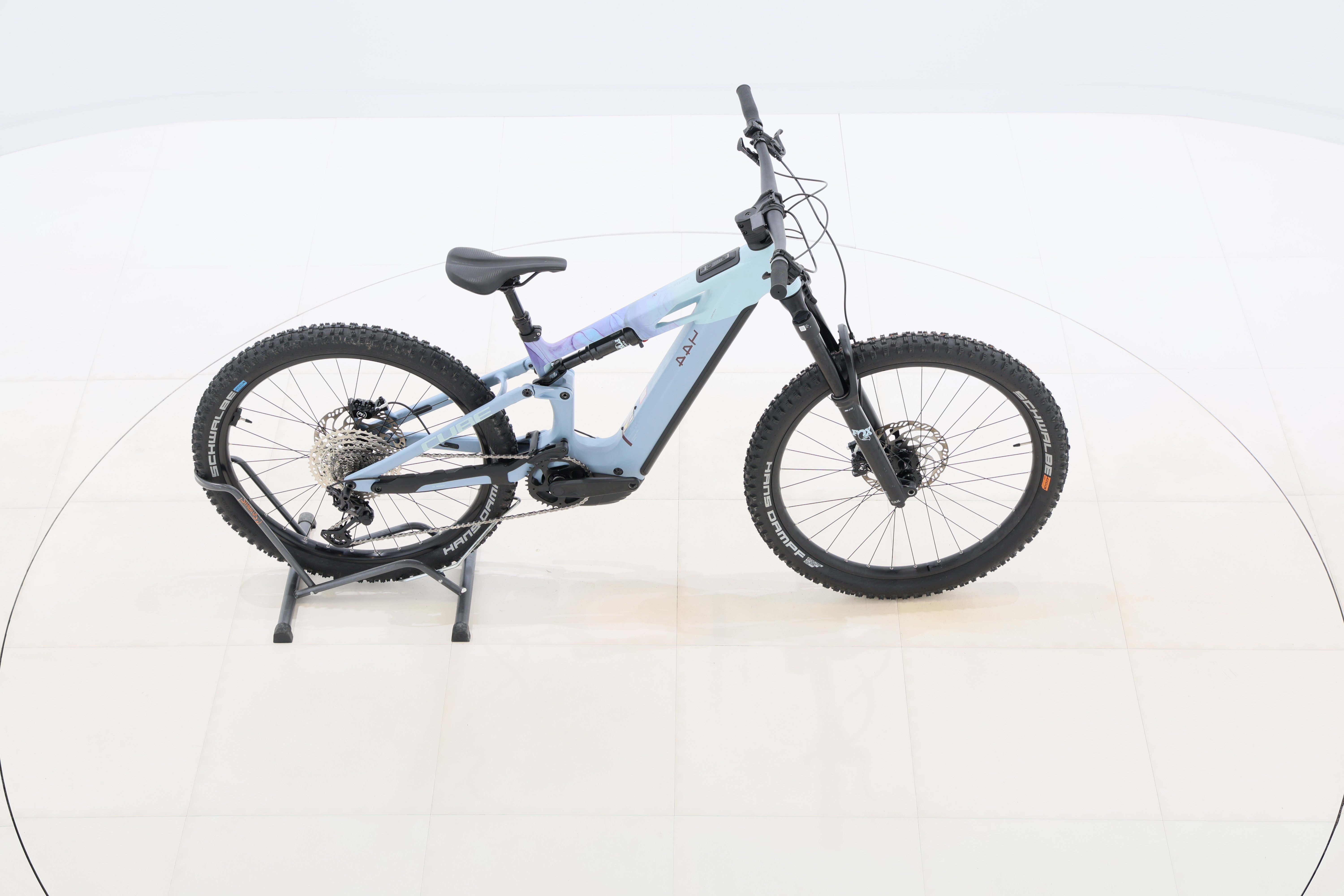 f501b635-694c-4f26-b8b9-f2ff59aa3f8b