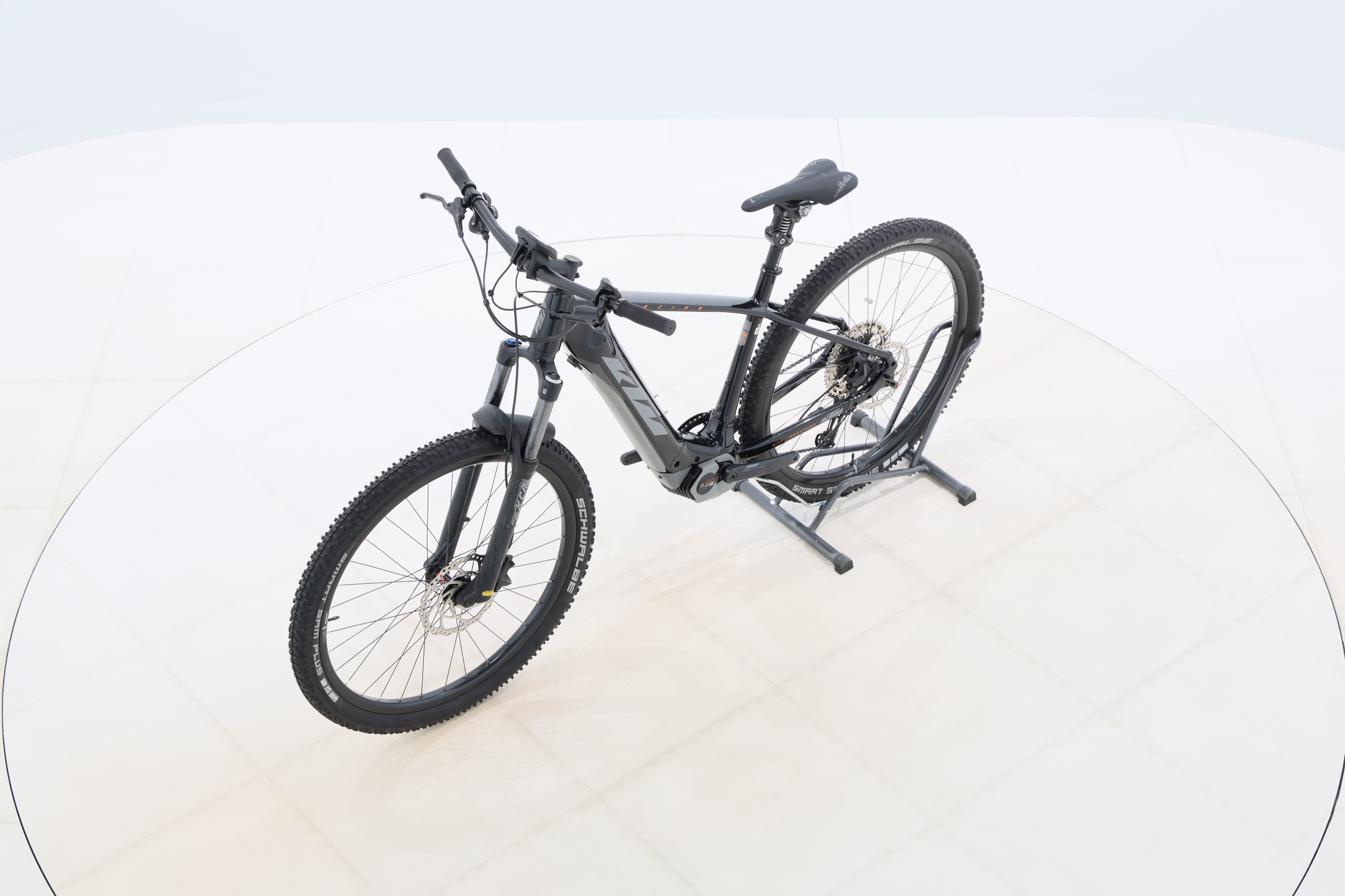 f0feb666-0720-4884-8c21-6a9eeca4163d