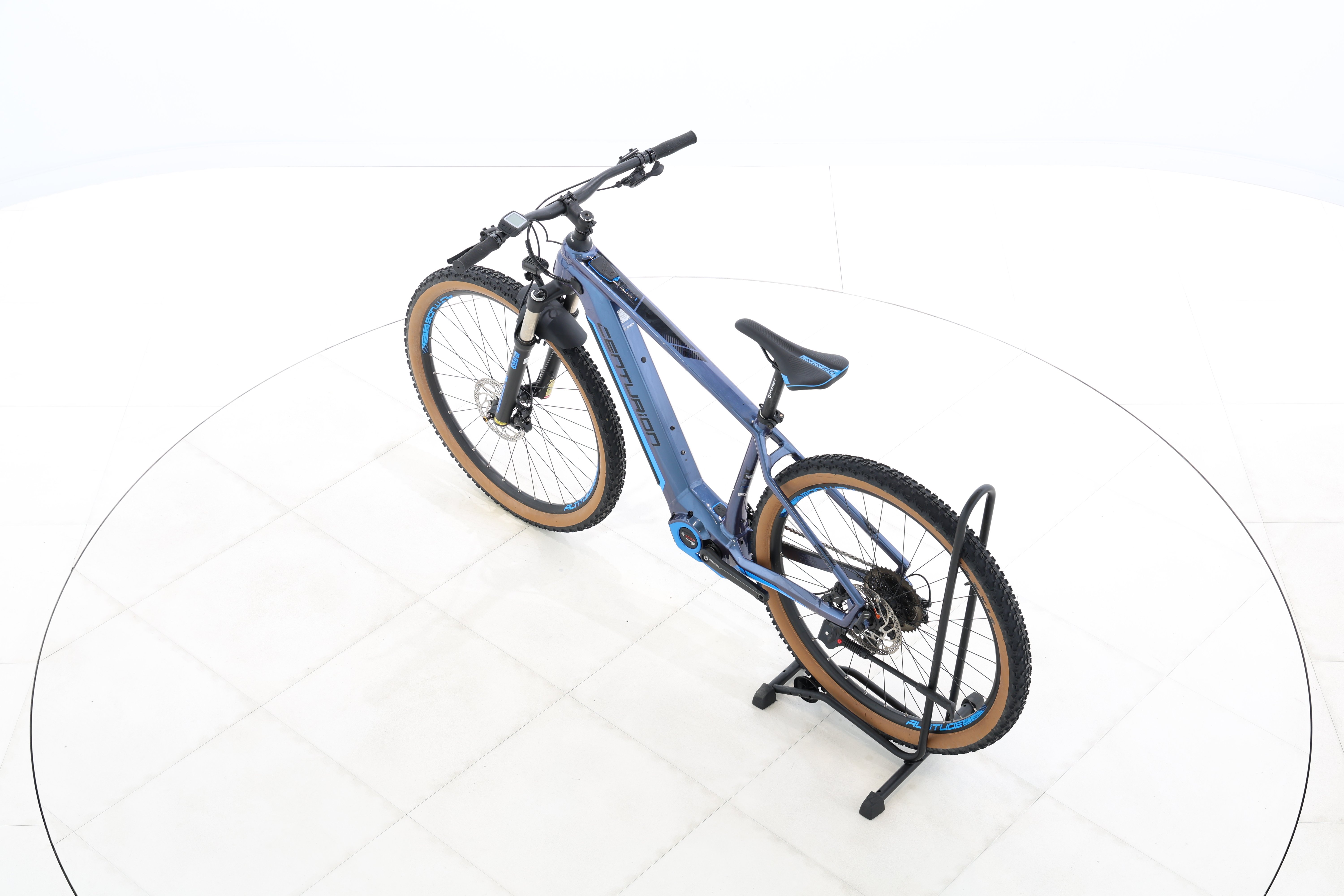 9dab6f3d-ce42-43e4-99de-93731e96e59b