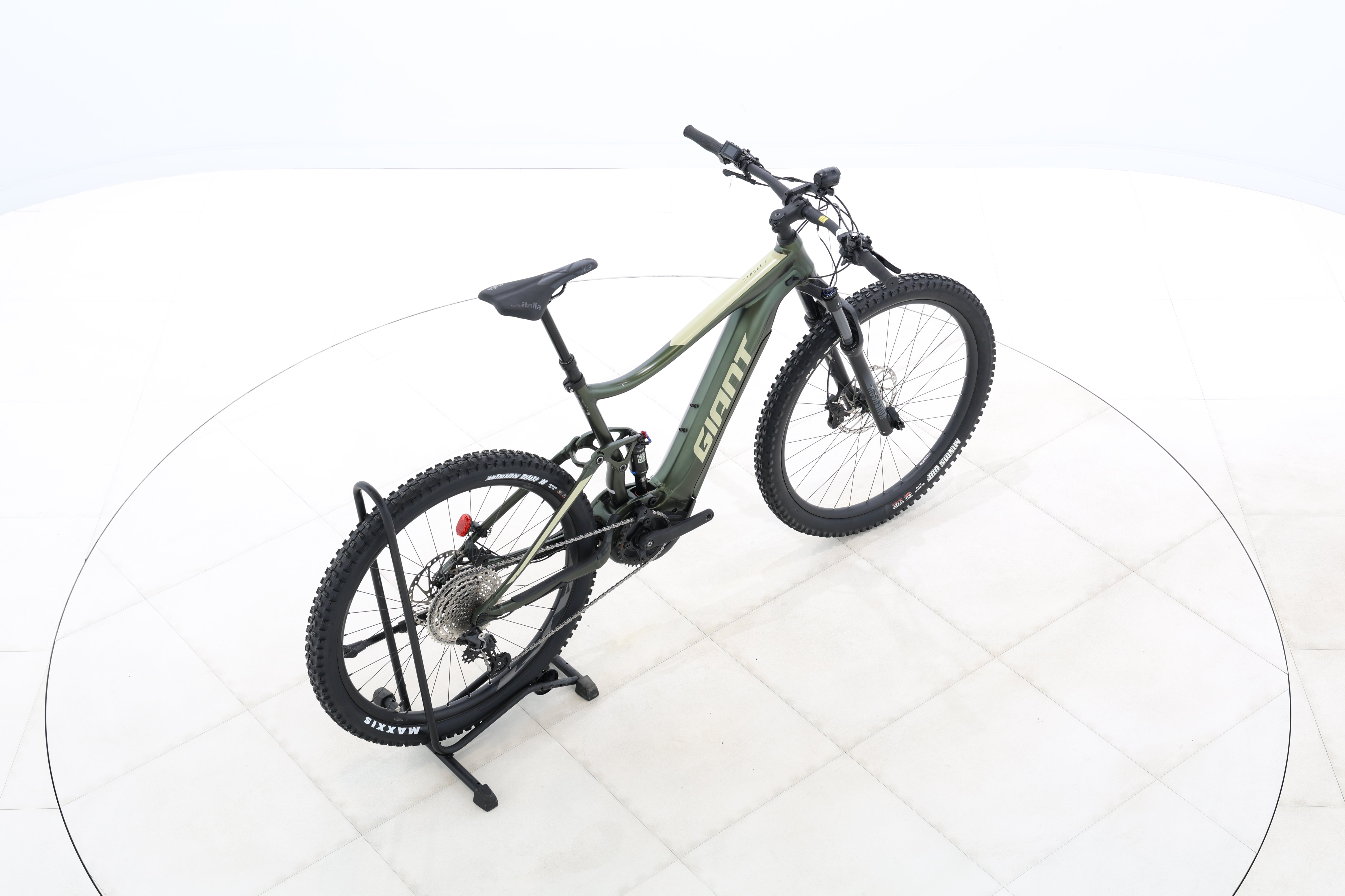 240ba25a-765e-45c1-b82d-fb7da2c95f6d