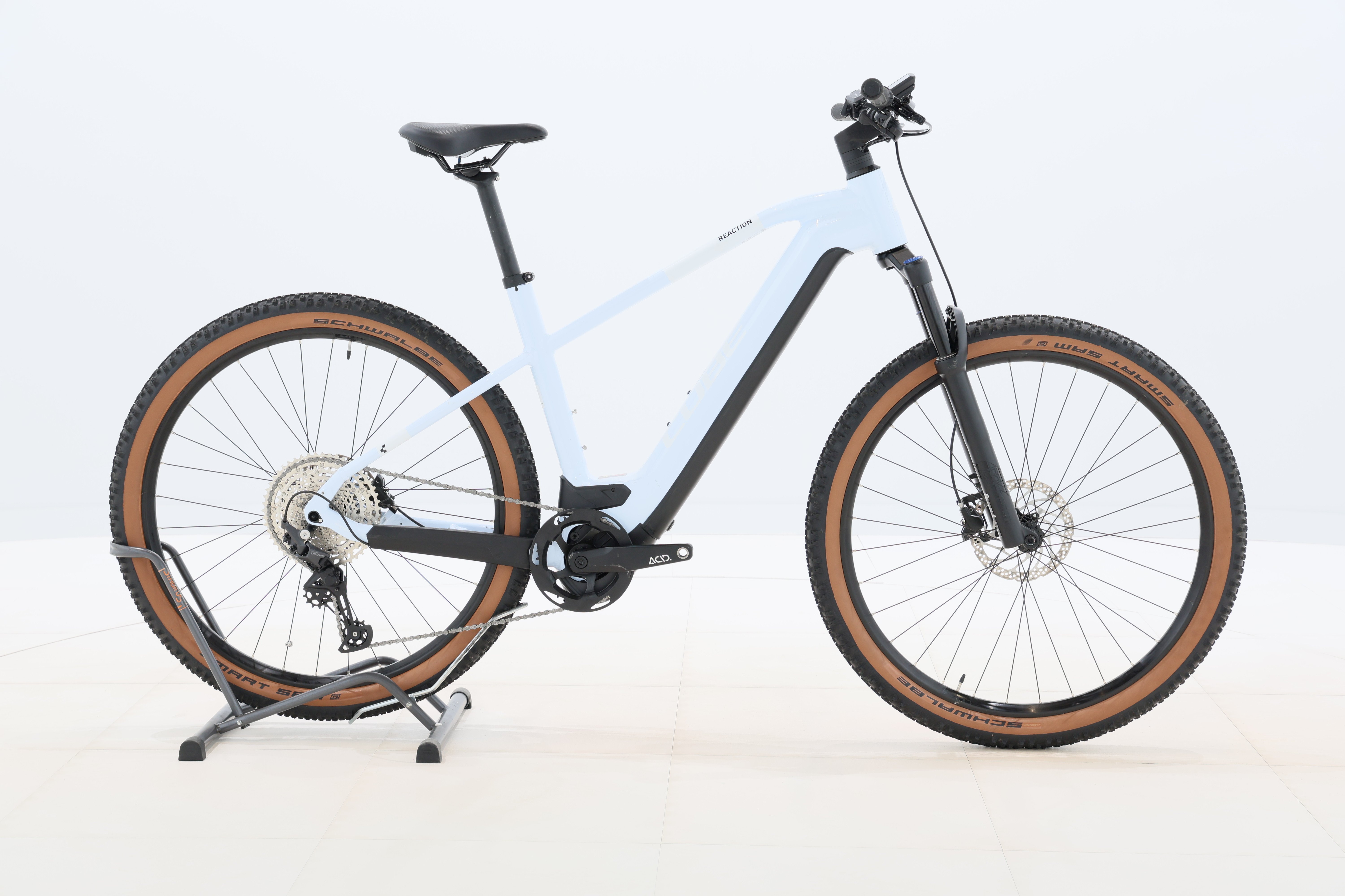 bb8ca334-aa4f-420f-942b-8425b1480f0f