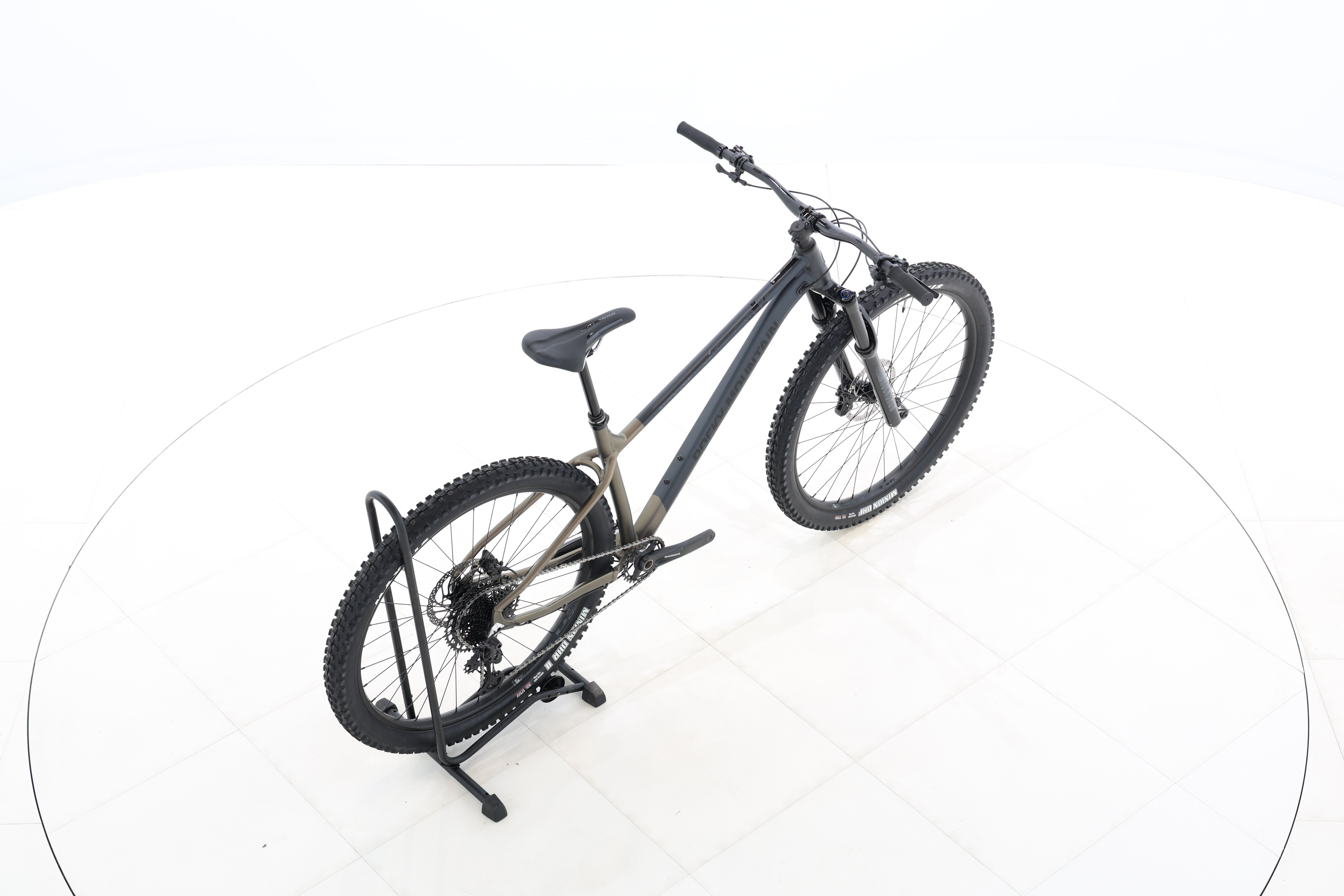 e6de18a3-0c19-40f6-9482-b94c211f0fb6