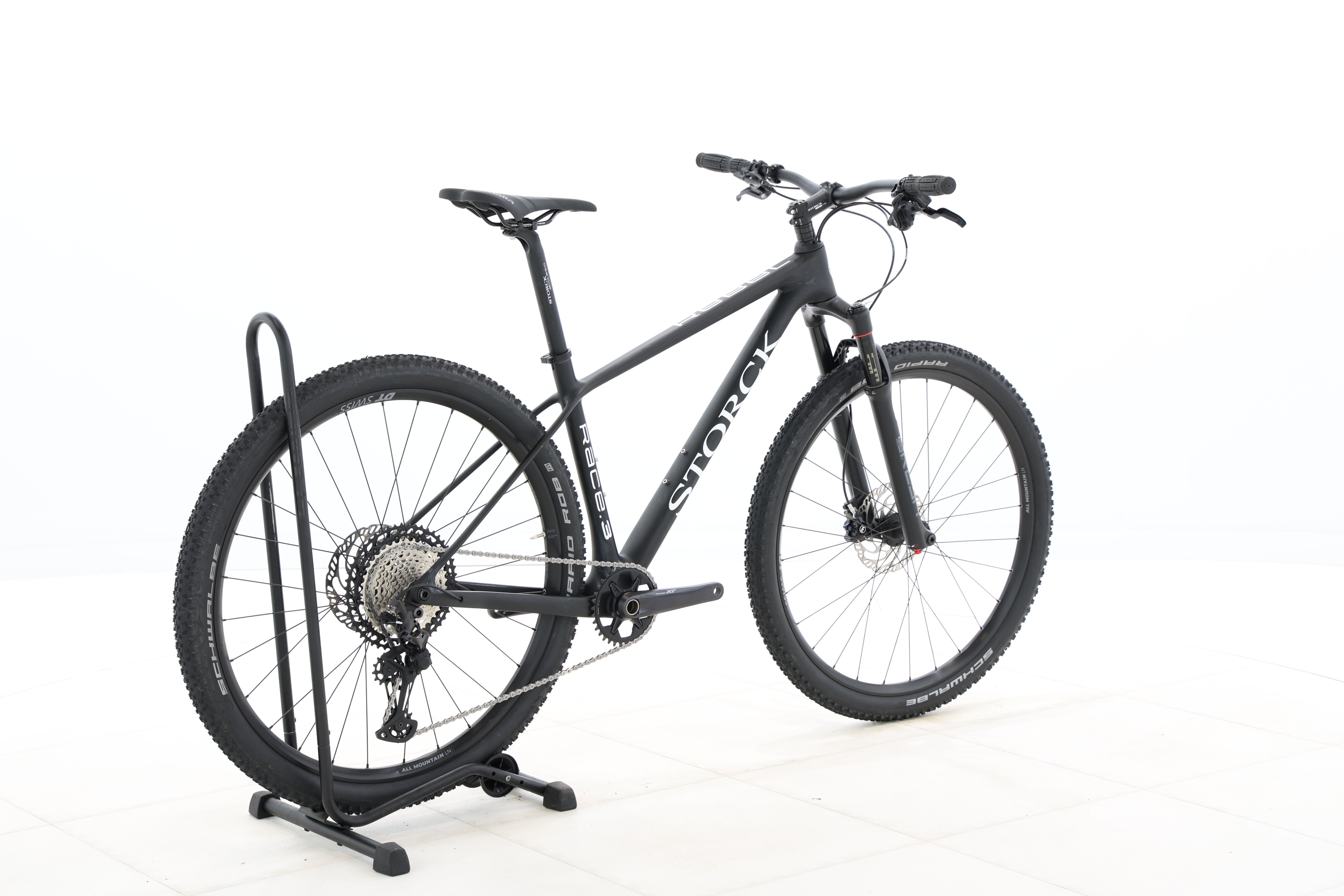 d18e8d93-40dd-4661-8382-caa751ad87b4