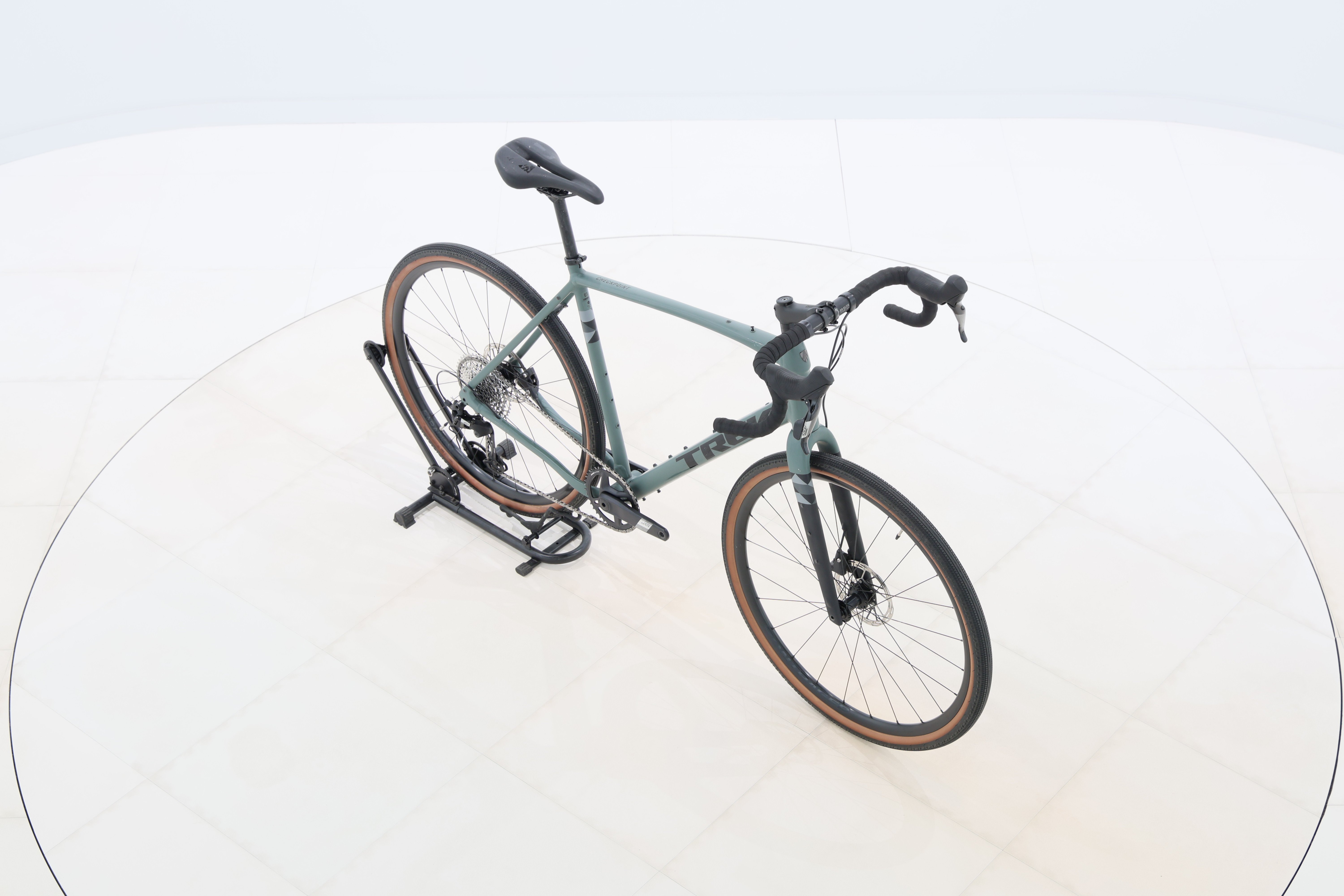 03e4c981-62a4-47b1-b12b-e06434c8f284