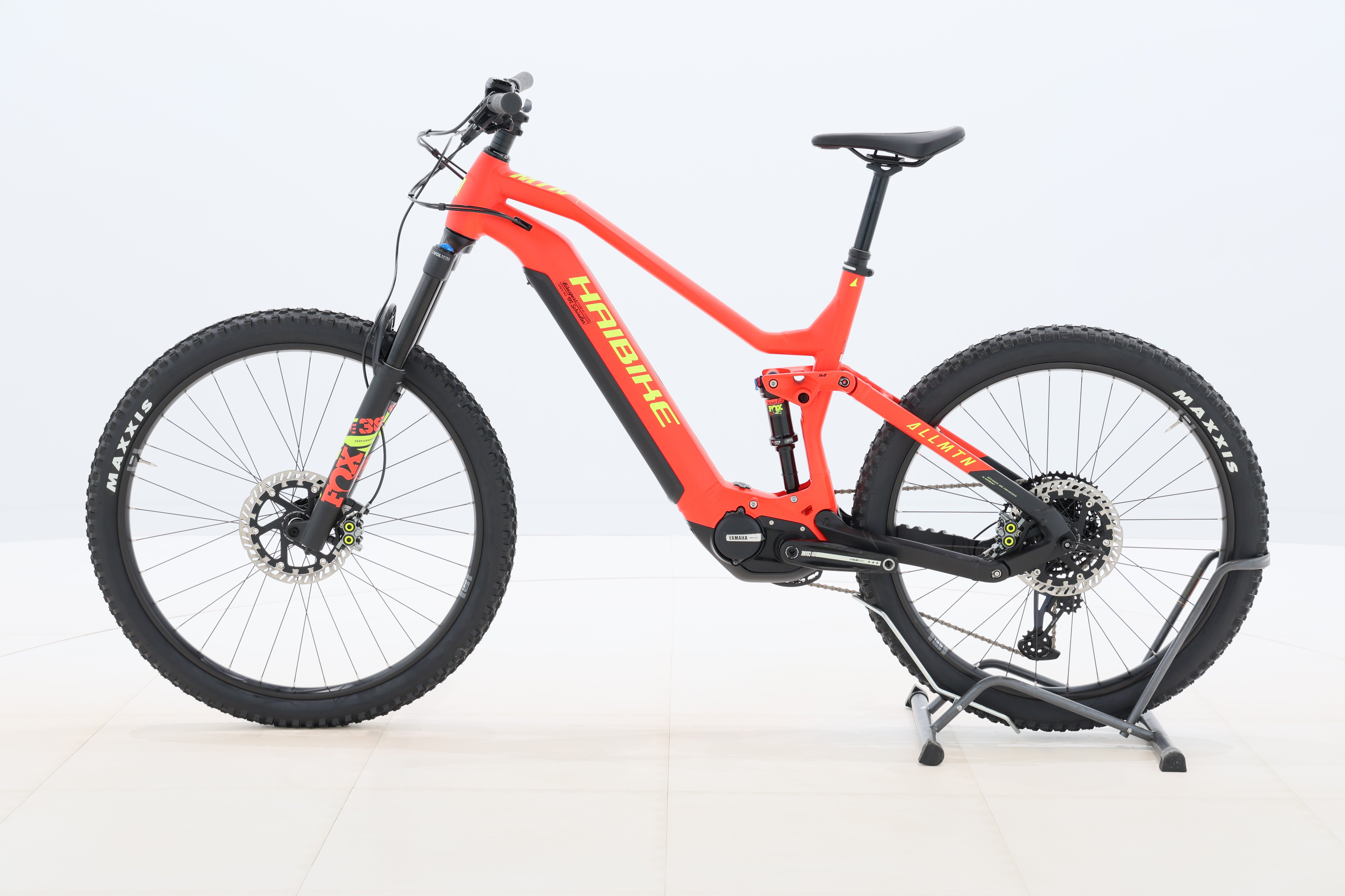 8fbf89b4-62a2-4fd6-b73e-22b03d46e086