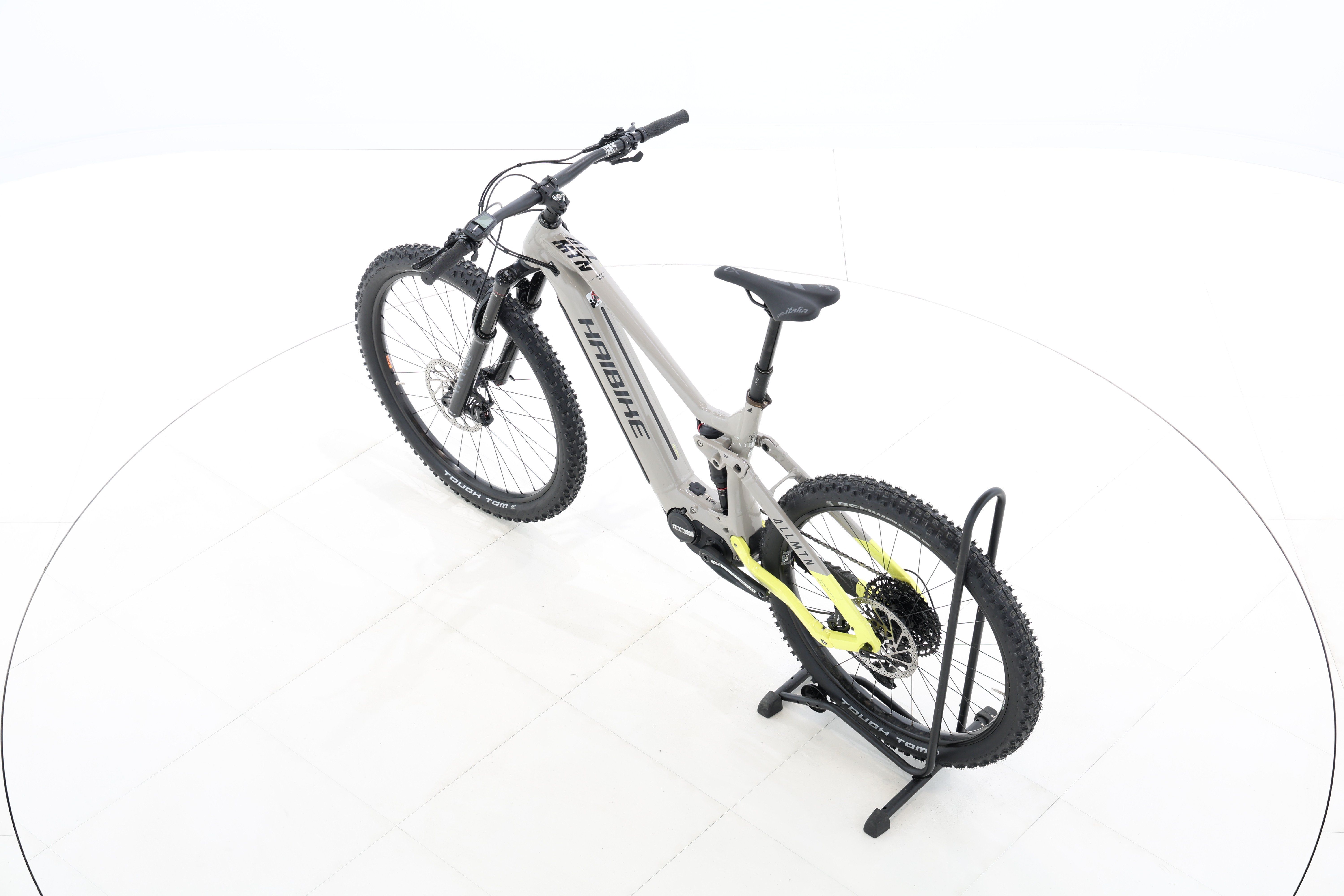 405b13b2-0b3e-4c30-bbb2-d4976af51b3d