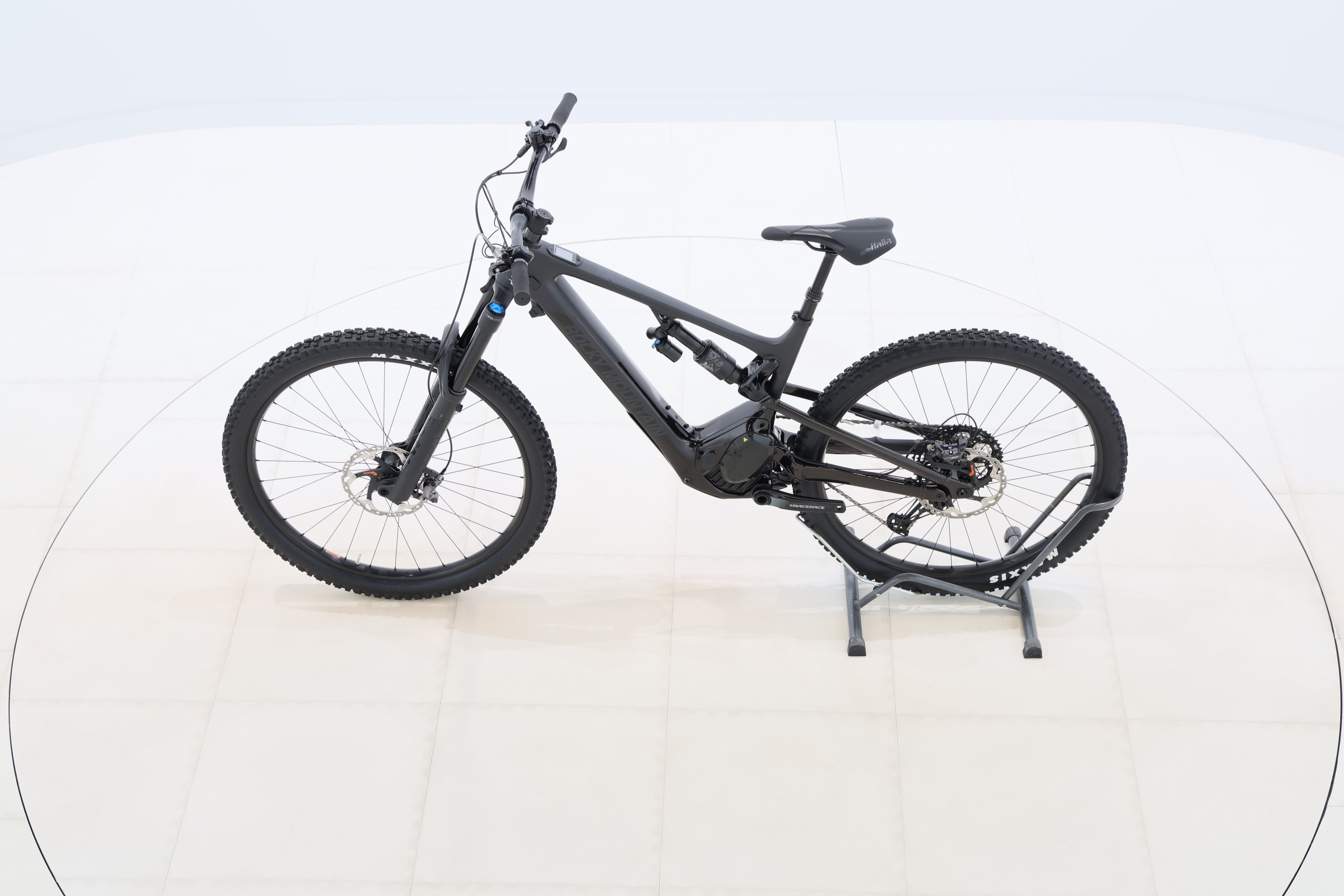 b7afdab1-0f80-4887-bb72-2338a44105ff