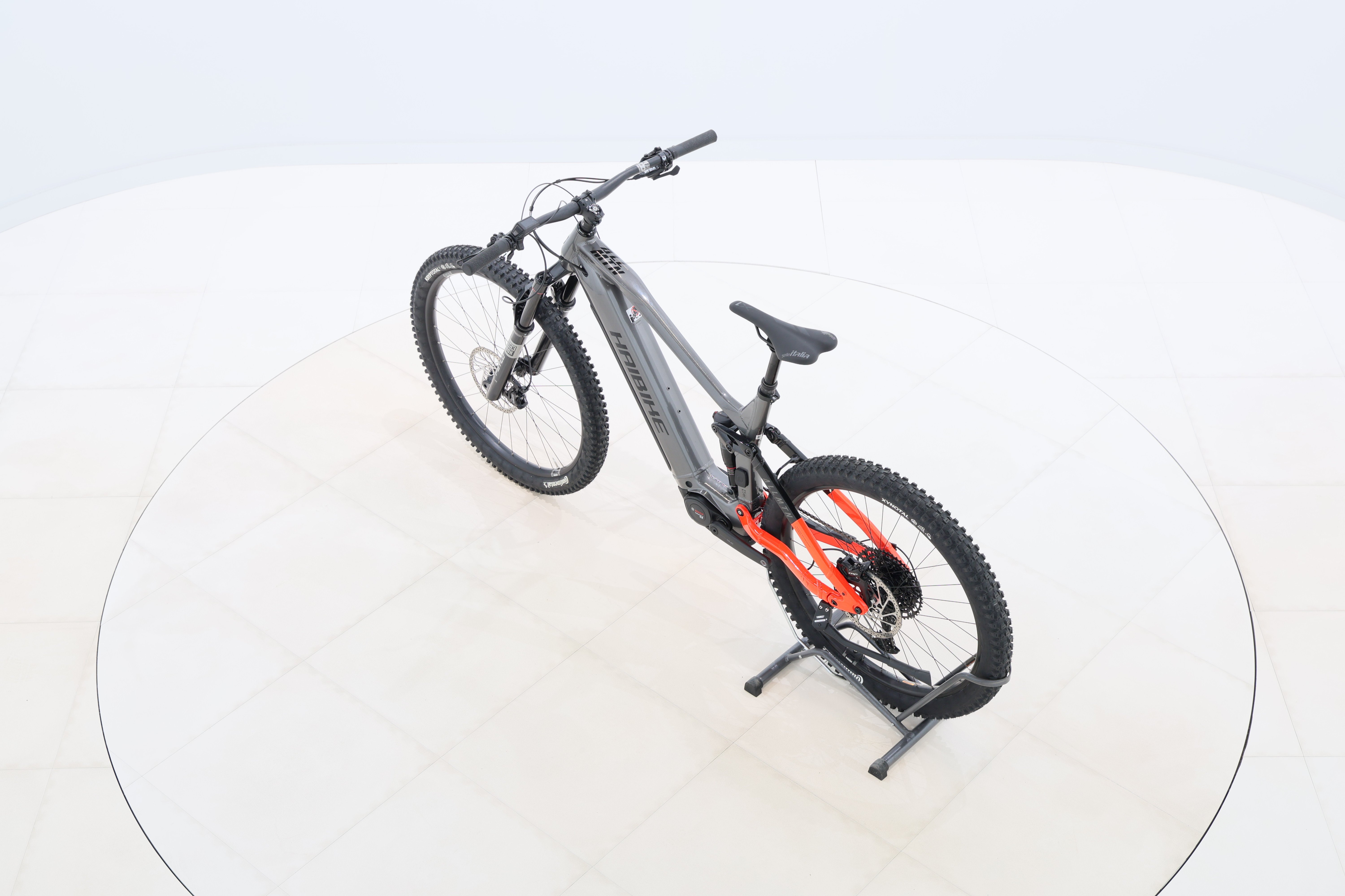 b9f7970e-e121-4dd7-b985-908319c6df6f