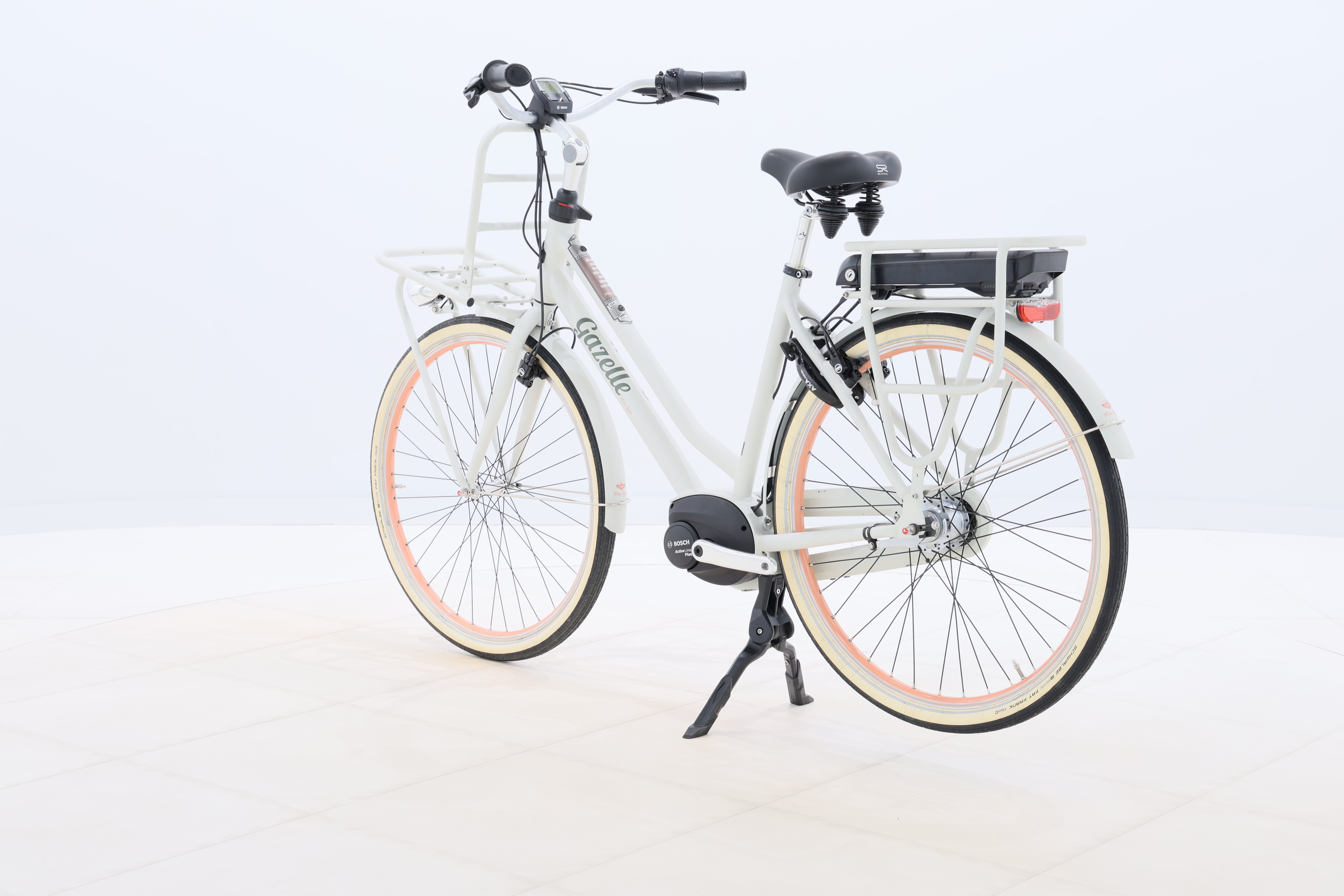 f320aaeb-8e48-4e2e-aa8b-f70b24f43a13